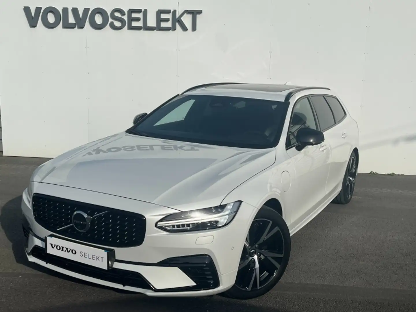 Volvo V90 T8 AWD Recharge 303 + 87ch R-Design Geartronic MY2 Blanc - 1