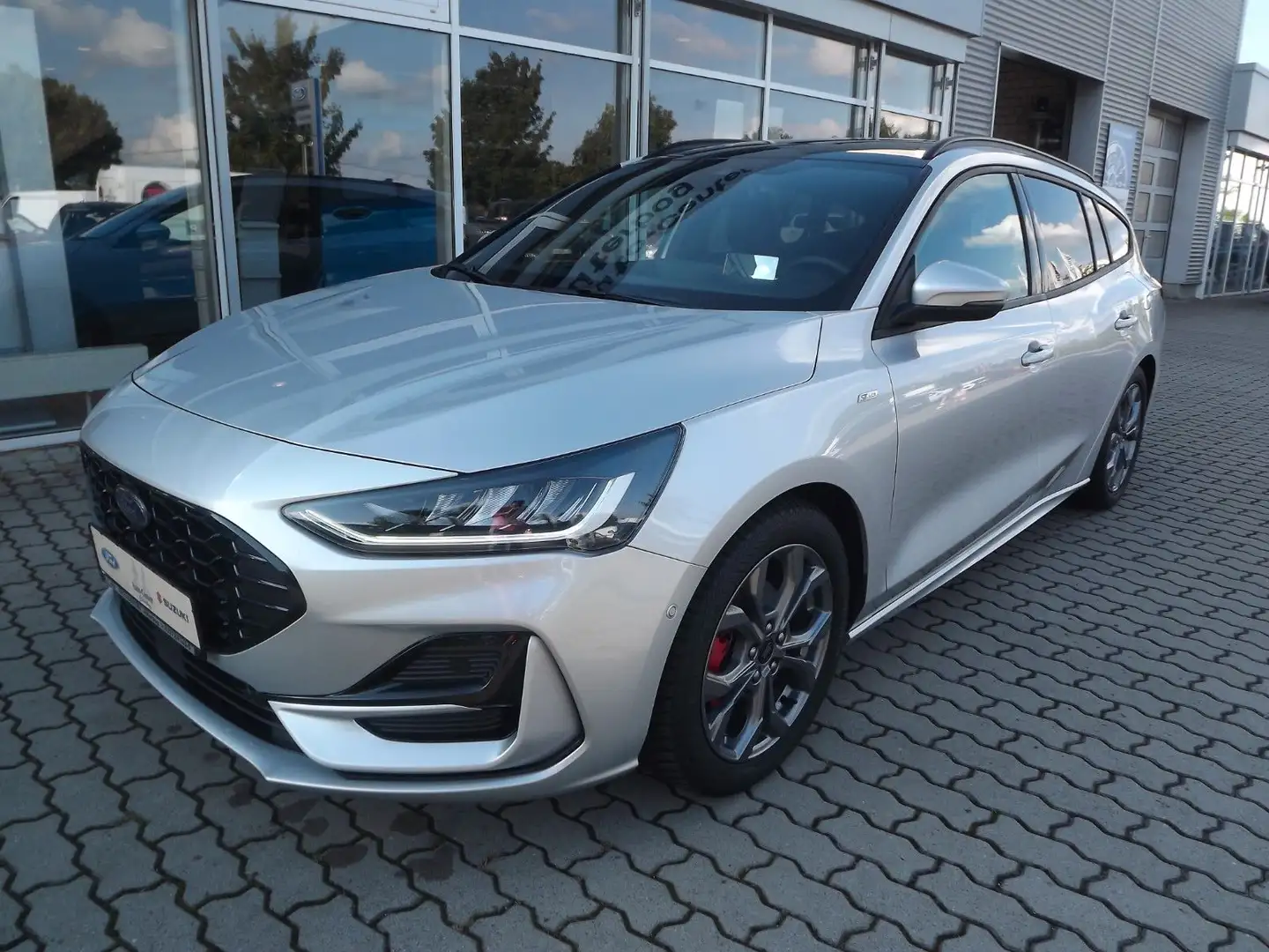 Ford Focus Turnier ST-Line X*Pano*Garantie 4Jahre* Silber - 2