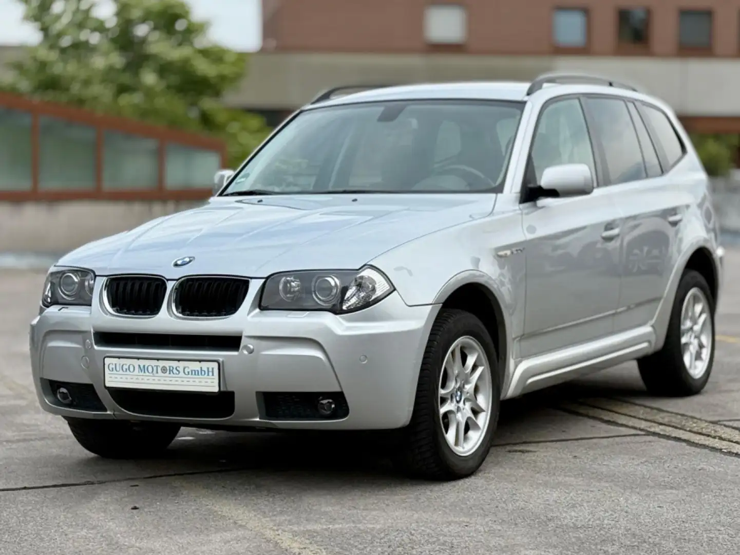 BMW X3 2.0d Schalter / Xenon / AHK Argent - 2