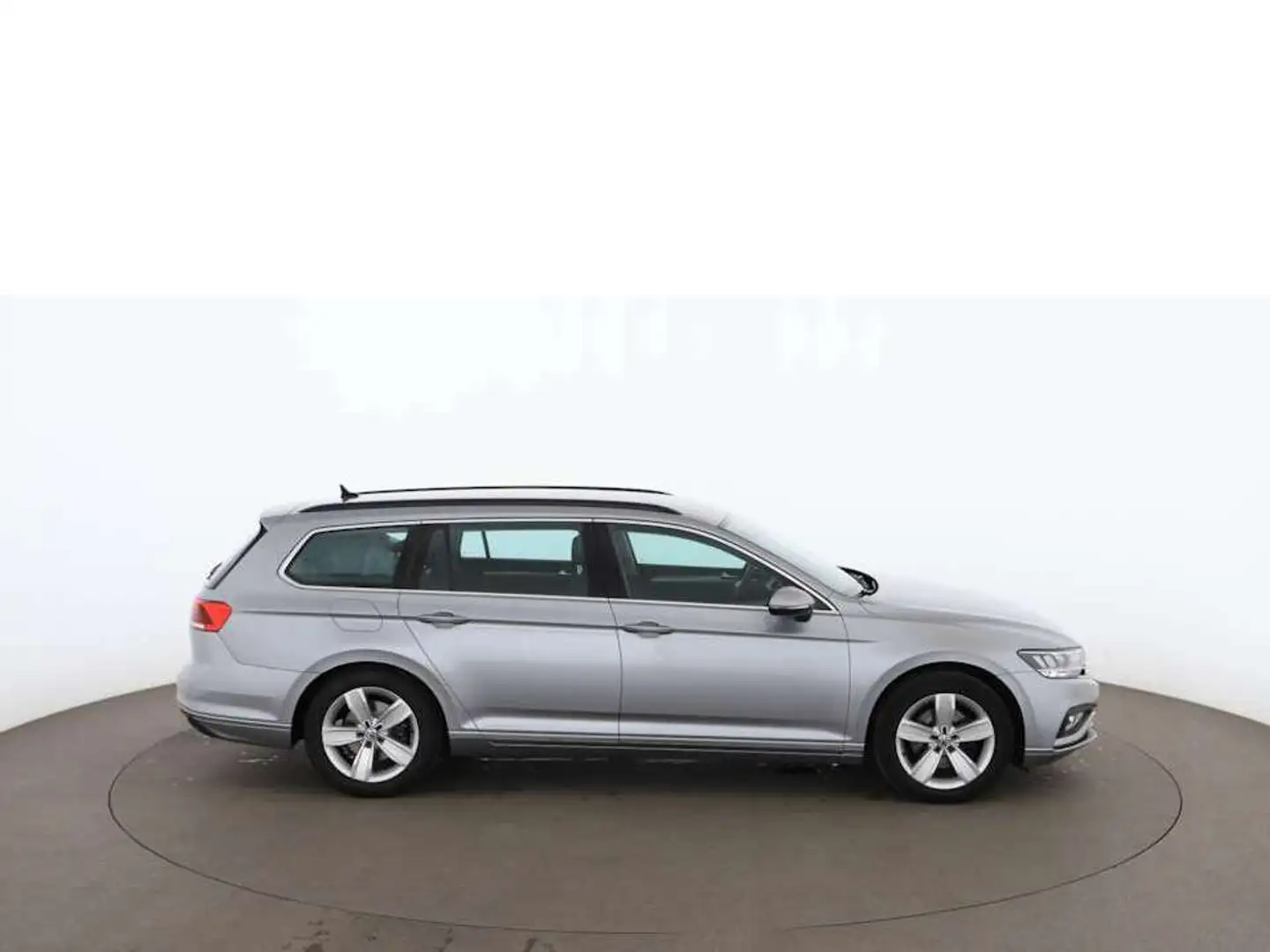 Volkswagen Passat Variant 2.0 TDI Business Aut LED RADAR Silber - 2