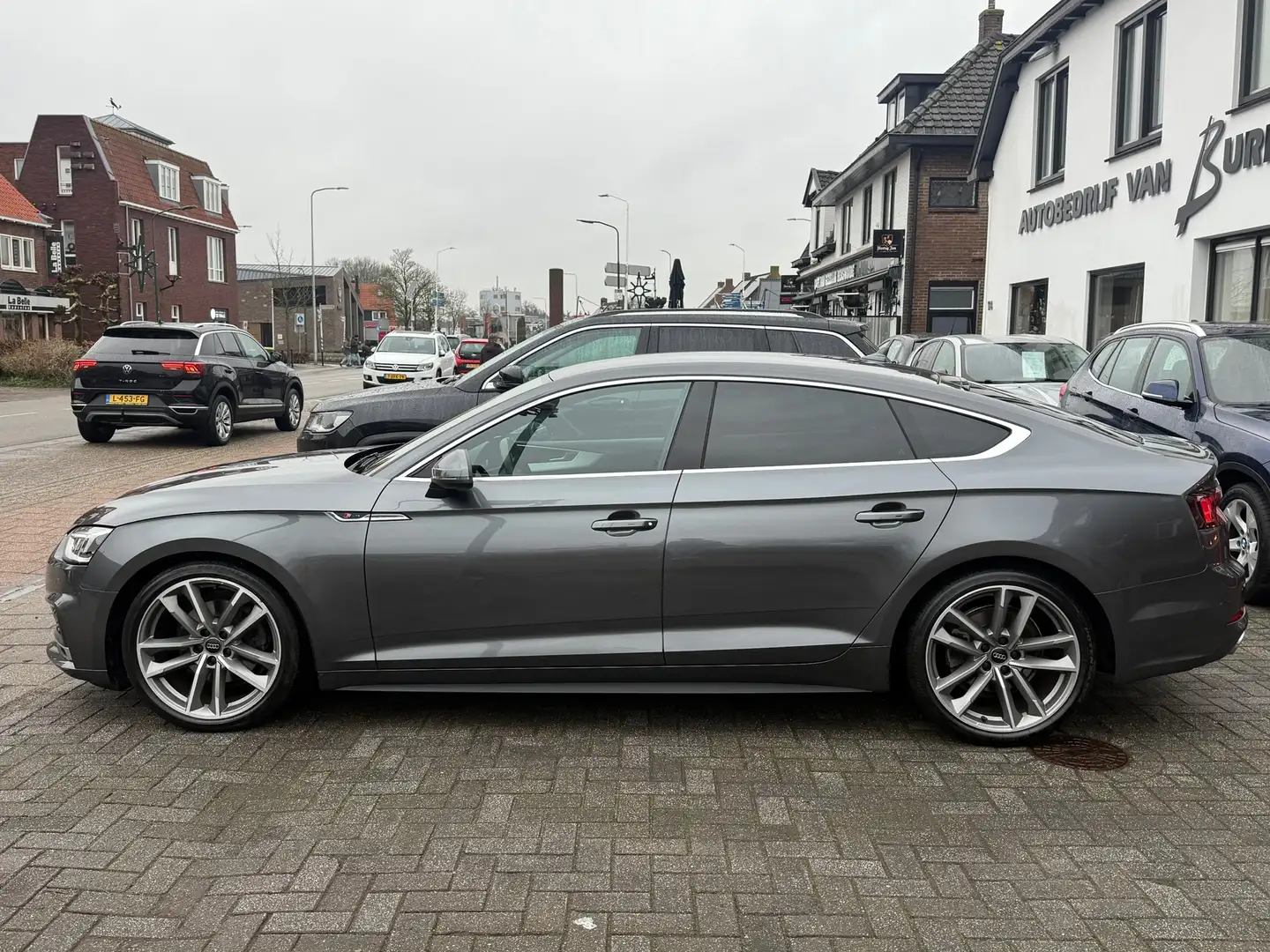 Audi A5 Sportback 35 TFSI Sport S-line edition, Apple Carp Gris - 2