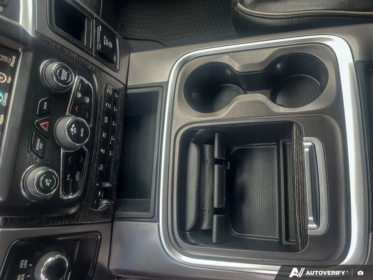 RAM 2500 снимка RAM 2500