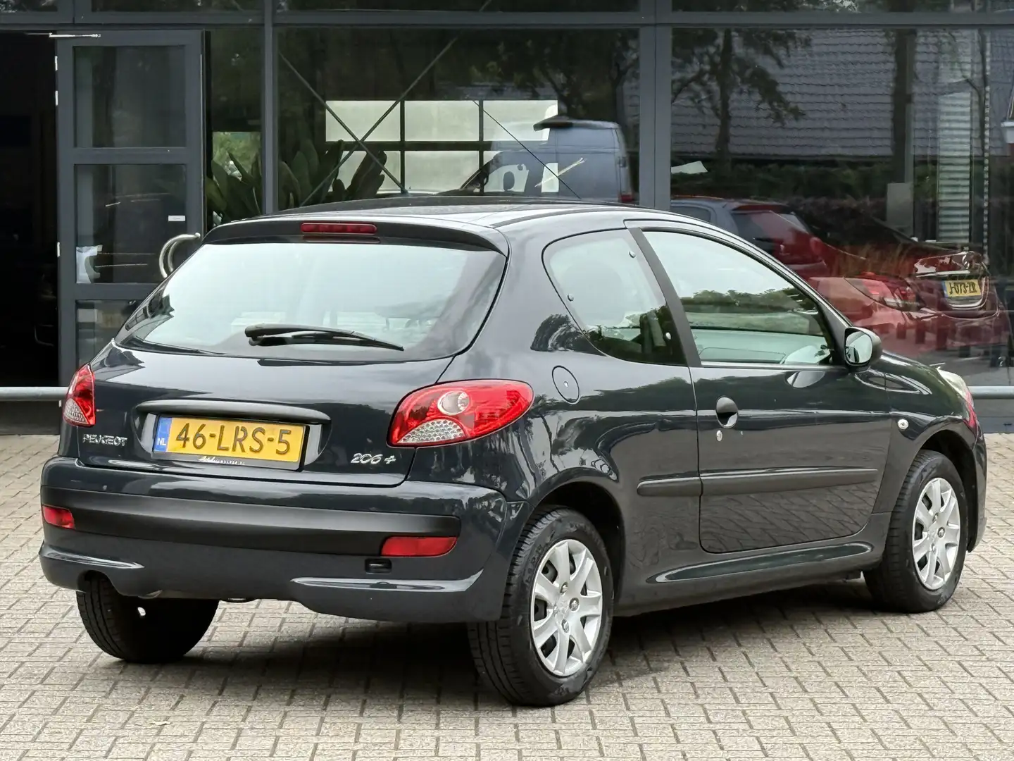 Peugeot 206 + 1.1 XR Elktr pakket/CV op afstand/goed onderhoud Grijs - 2