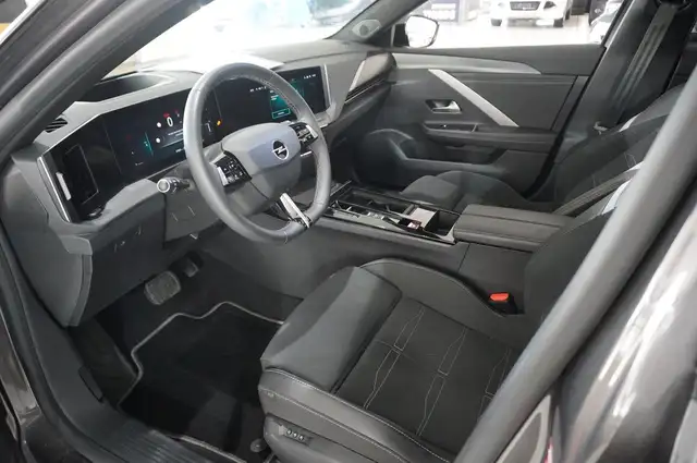 Opel Astra view 14