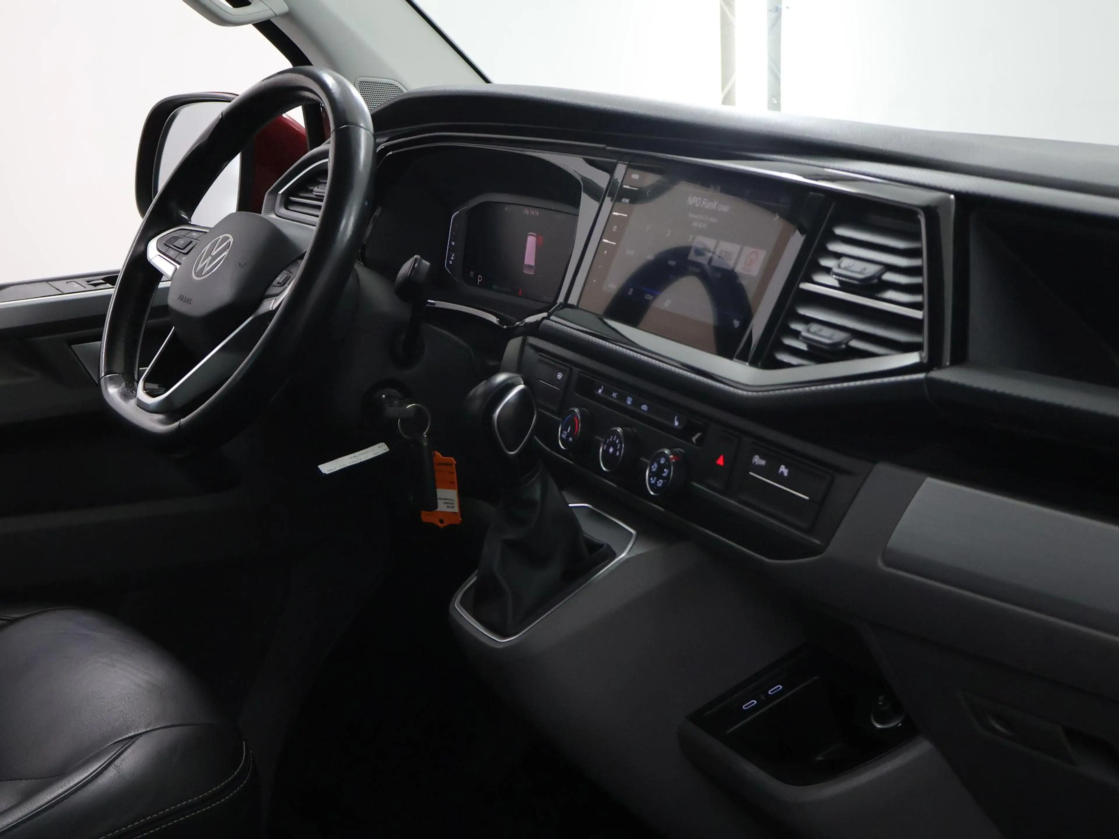 Volkswagen T6.1 Transporter 2.0 TDI AUT L2H1 Dubbele Cabine Bulli Marge — photo 9