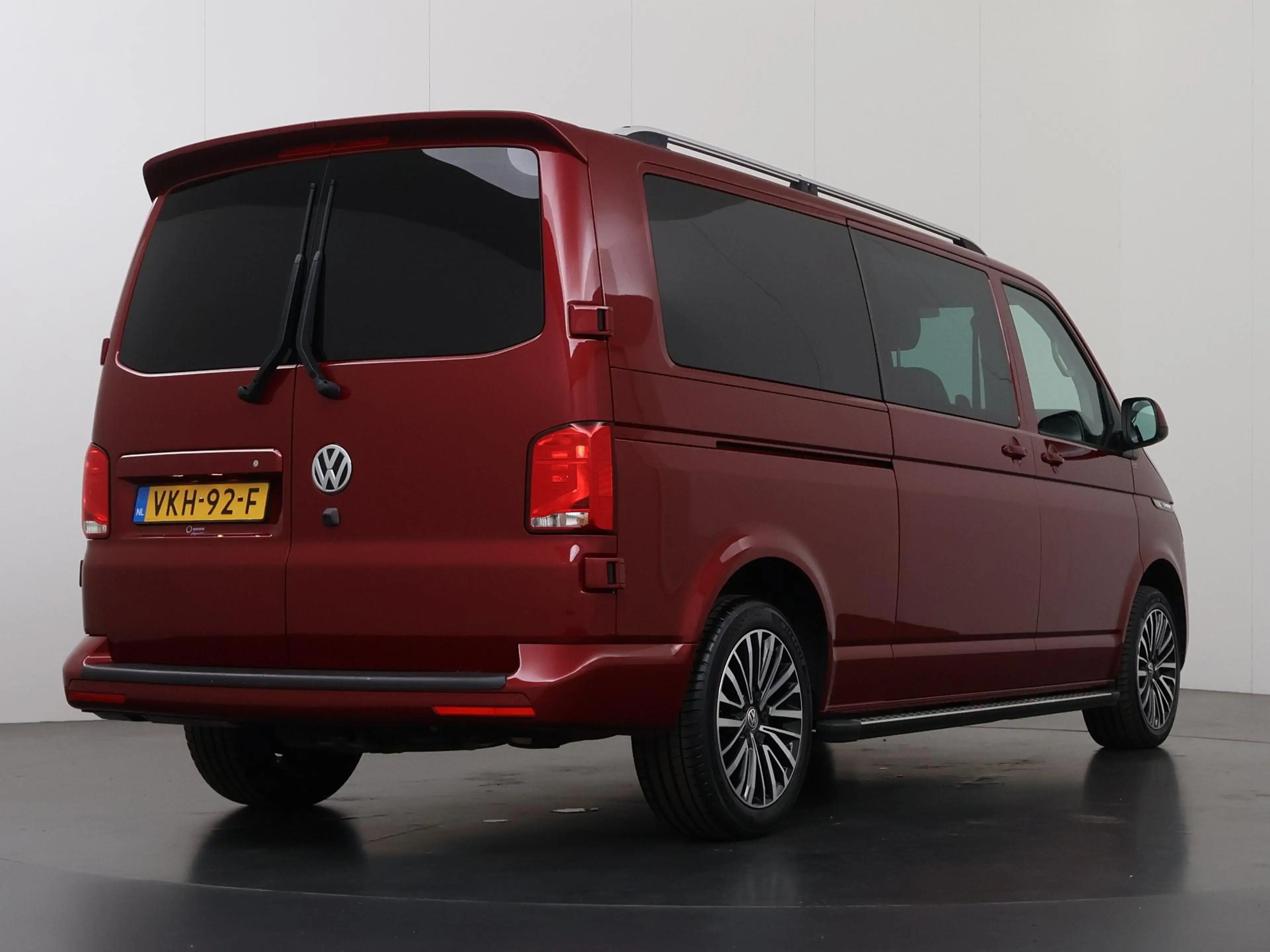 Volkswagen T6.1 Transporter 2.0 TDI AUT L2H1 Dubbele Cabine Bulli Marge — photo 2