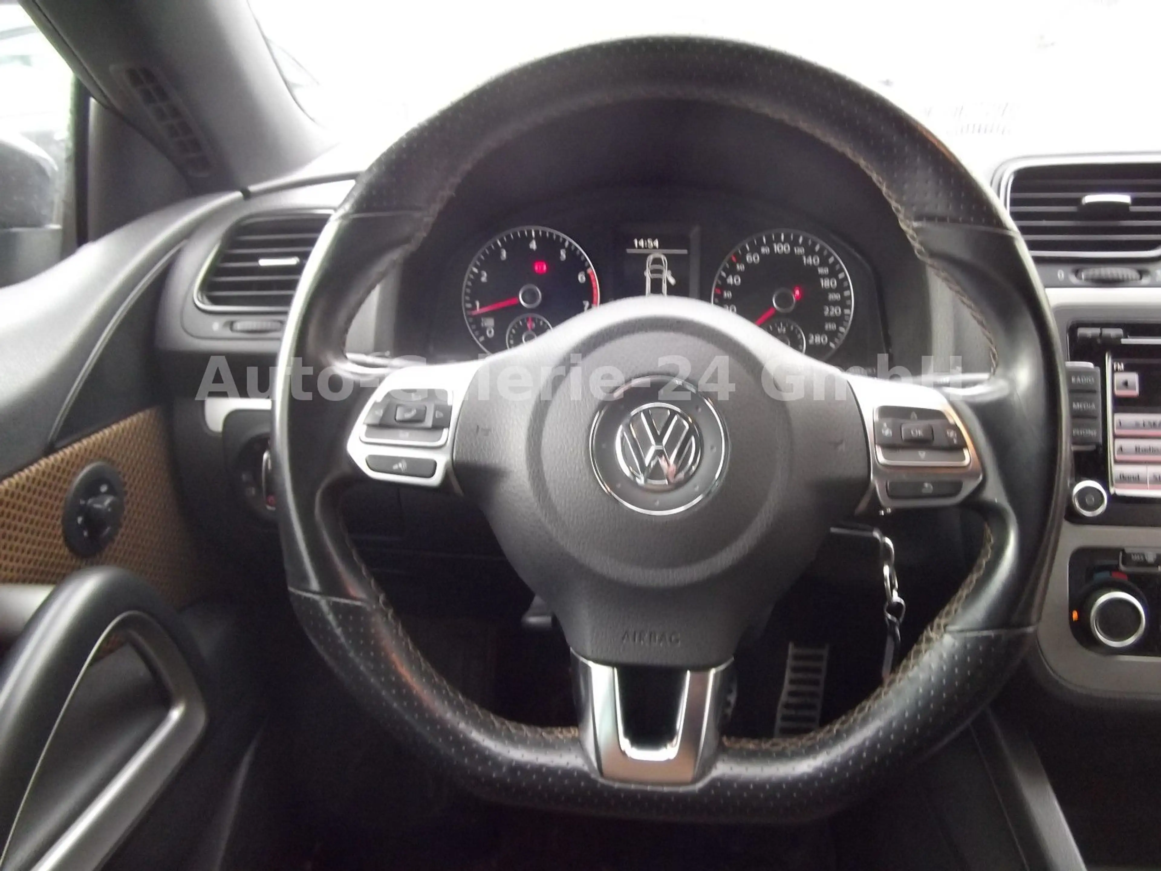 Volkswagen Scirocco 1.4 TSI 118 kW — photo 11
