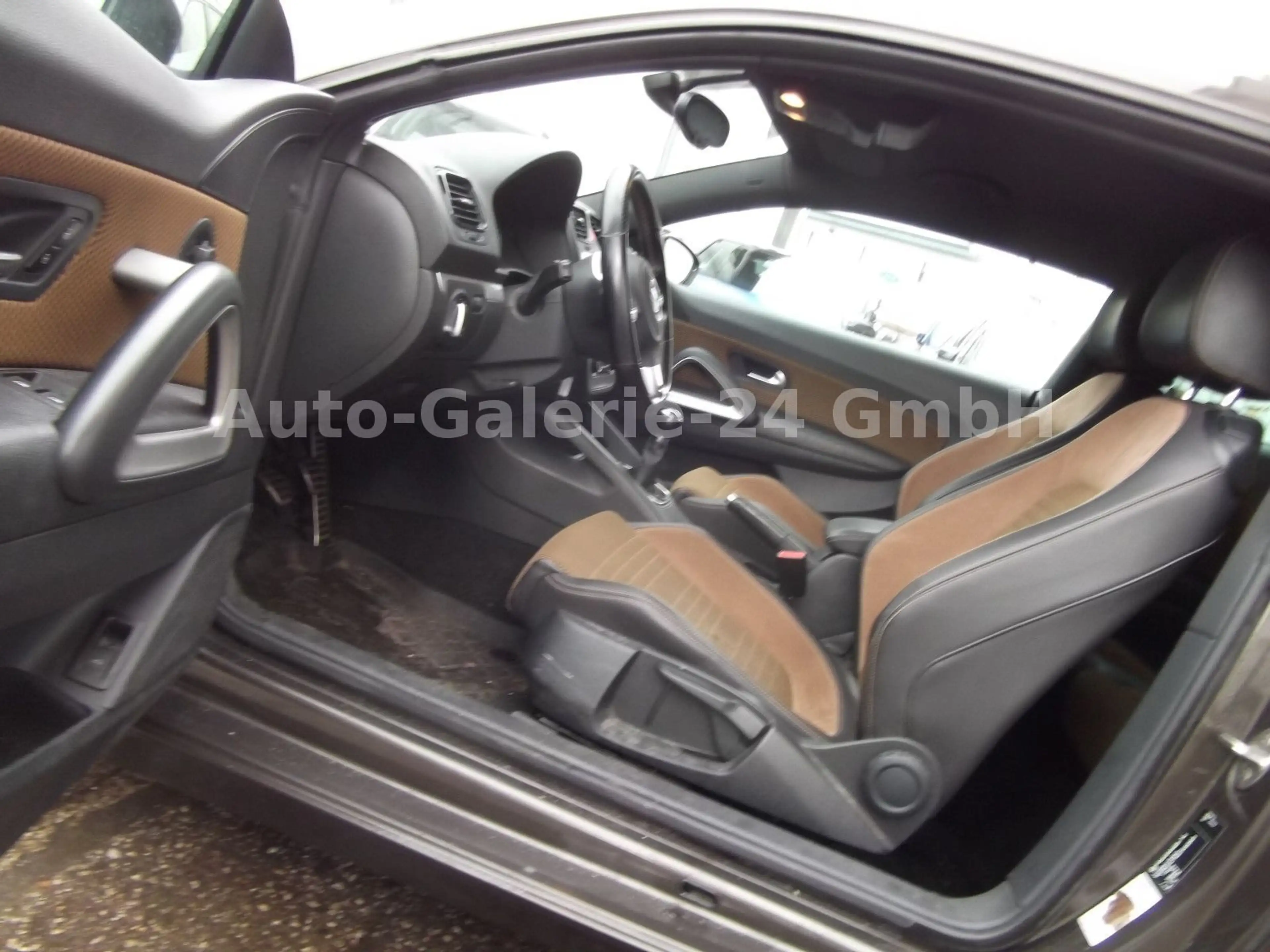 Volkswagen Scirocco 1.4 TSI 118 kW — photo 10