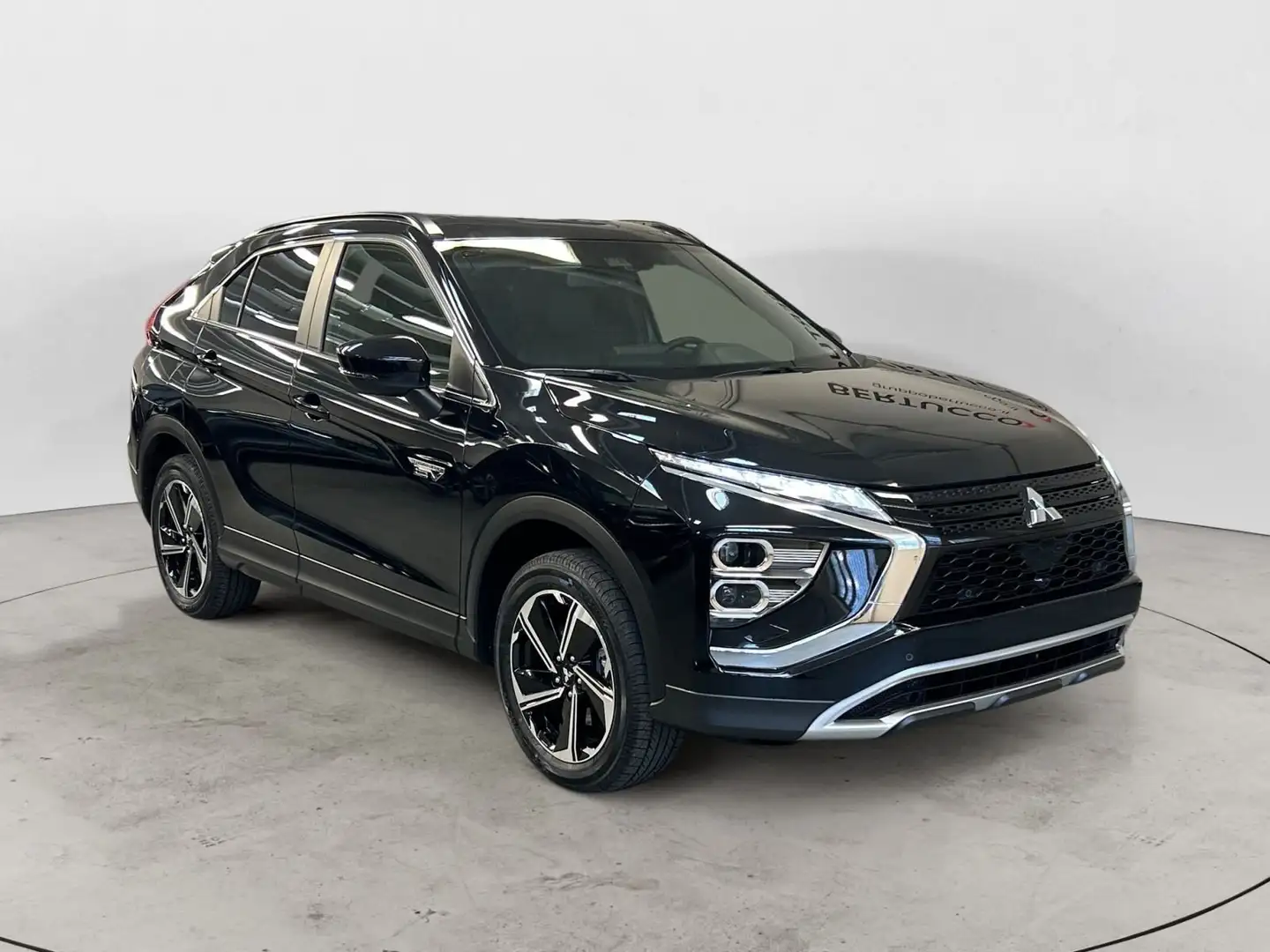Mitsubishi Eclipse Cross 2.4 MIVEC 4WD PHEV Instyle SDA - 1