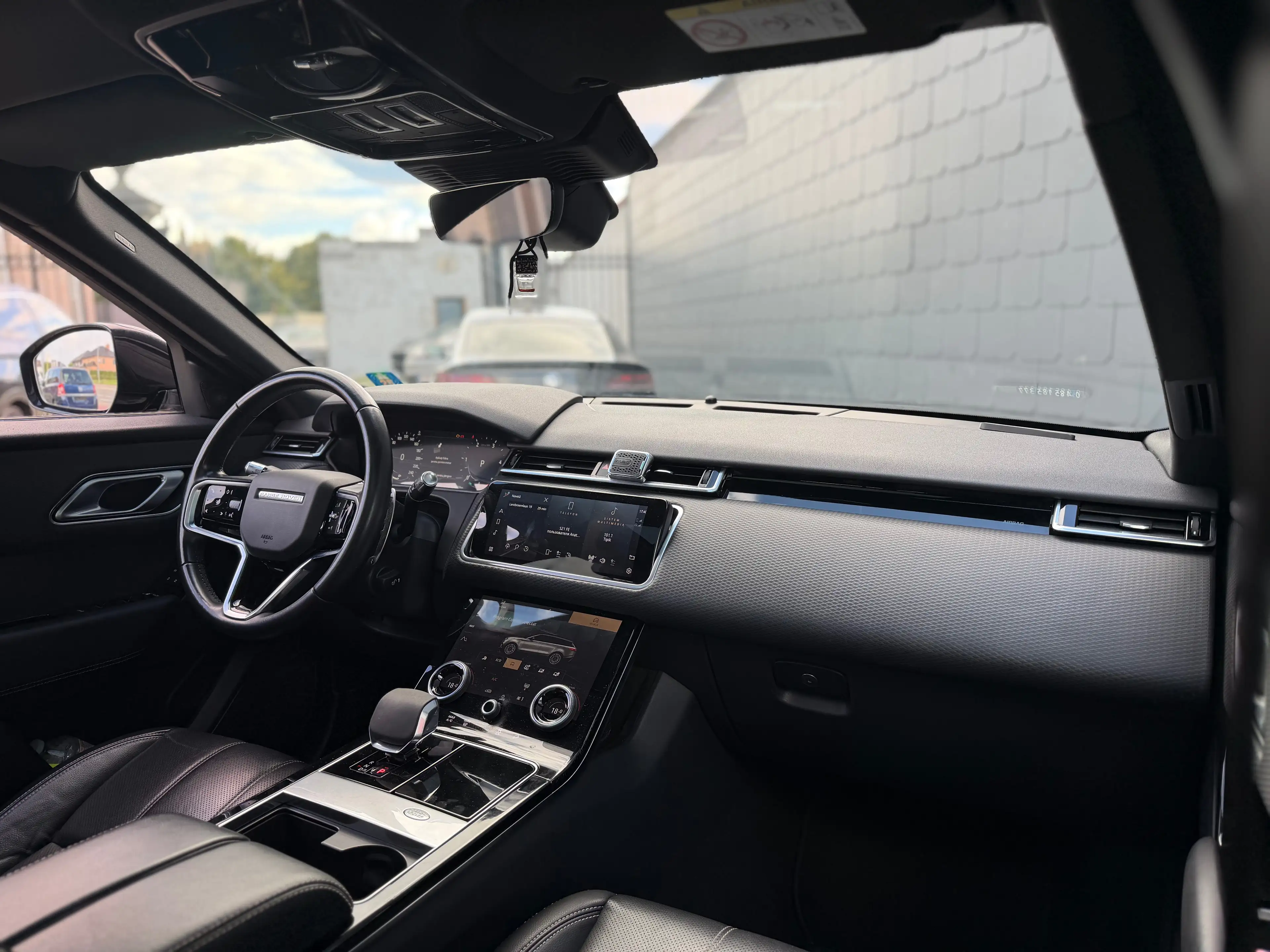 Land Rover Range Rover Velar 2.0 D200 TD4 HSE FULL OPTION — photo 4