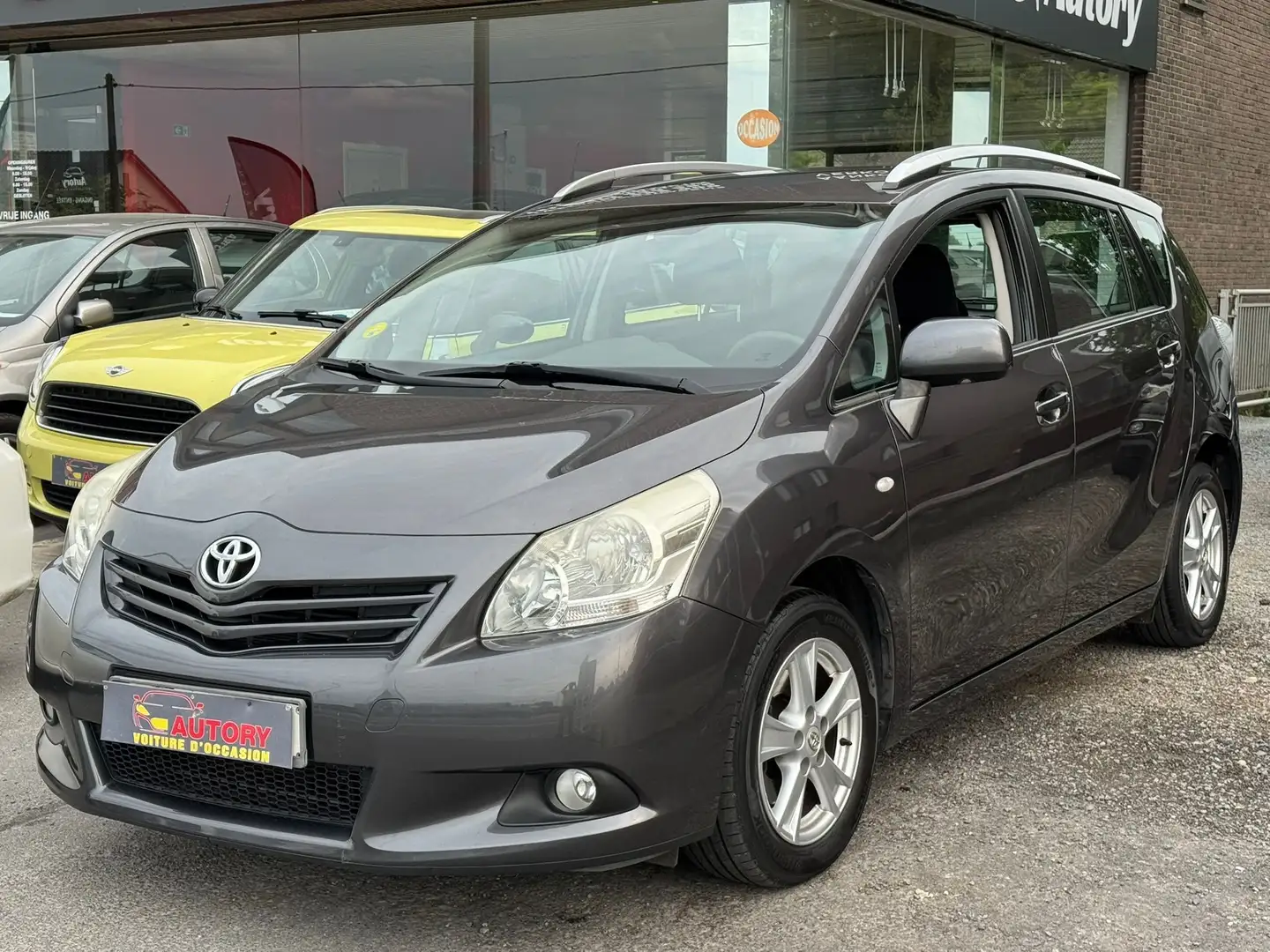 Toyota Verso 2.0 D-4D Caméra Car-pass 5pl. DPF Gris - 2