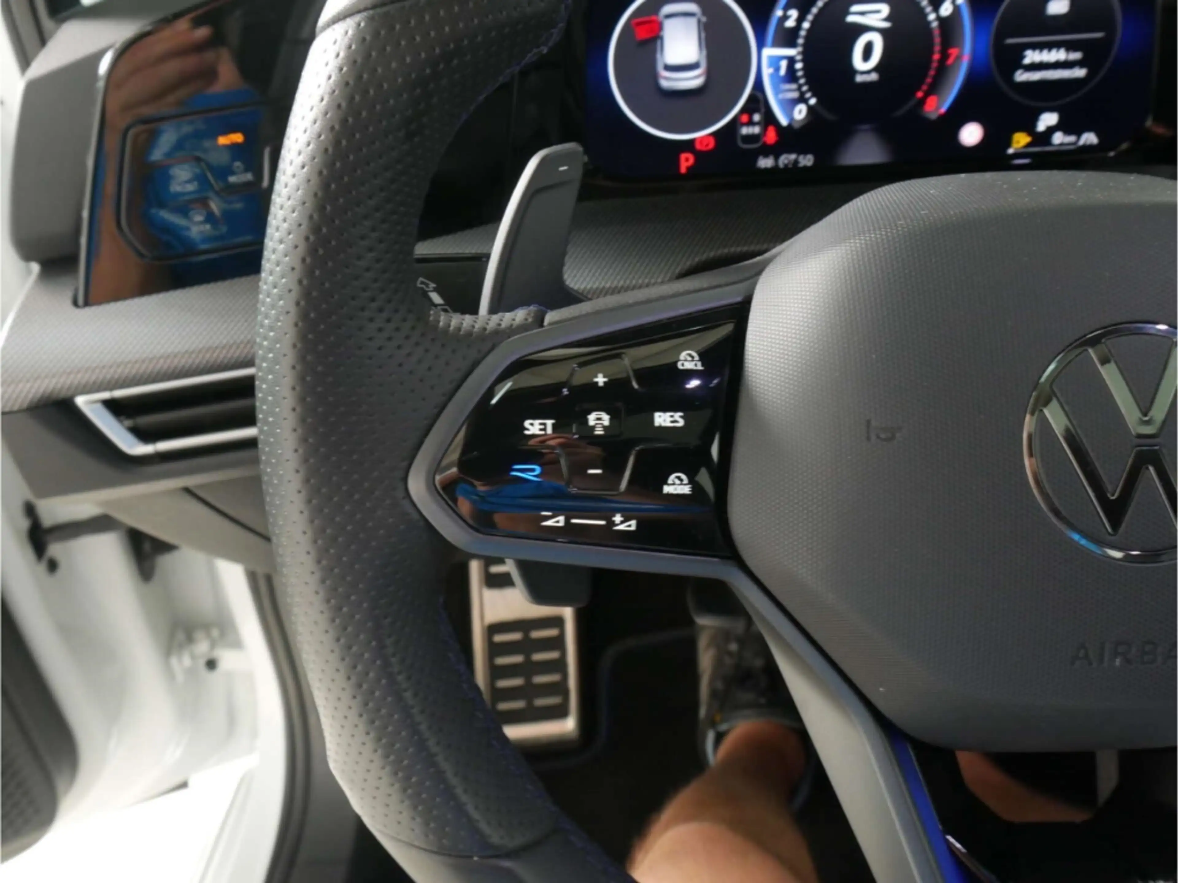 Volkswagen Golf R 2.0 TSI 4Motion Black Edition — photo 11