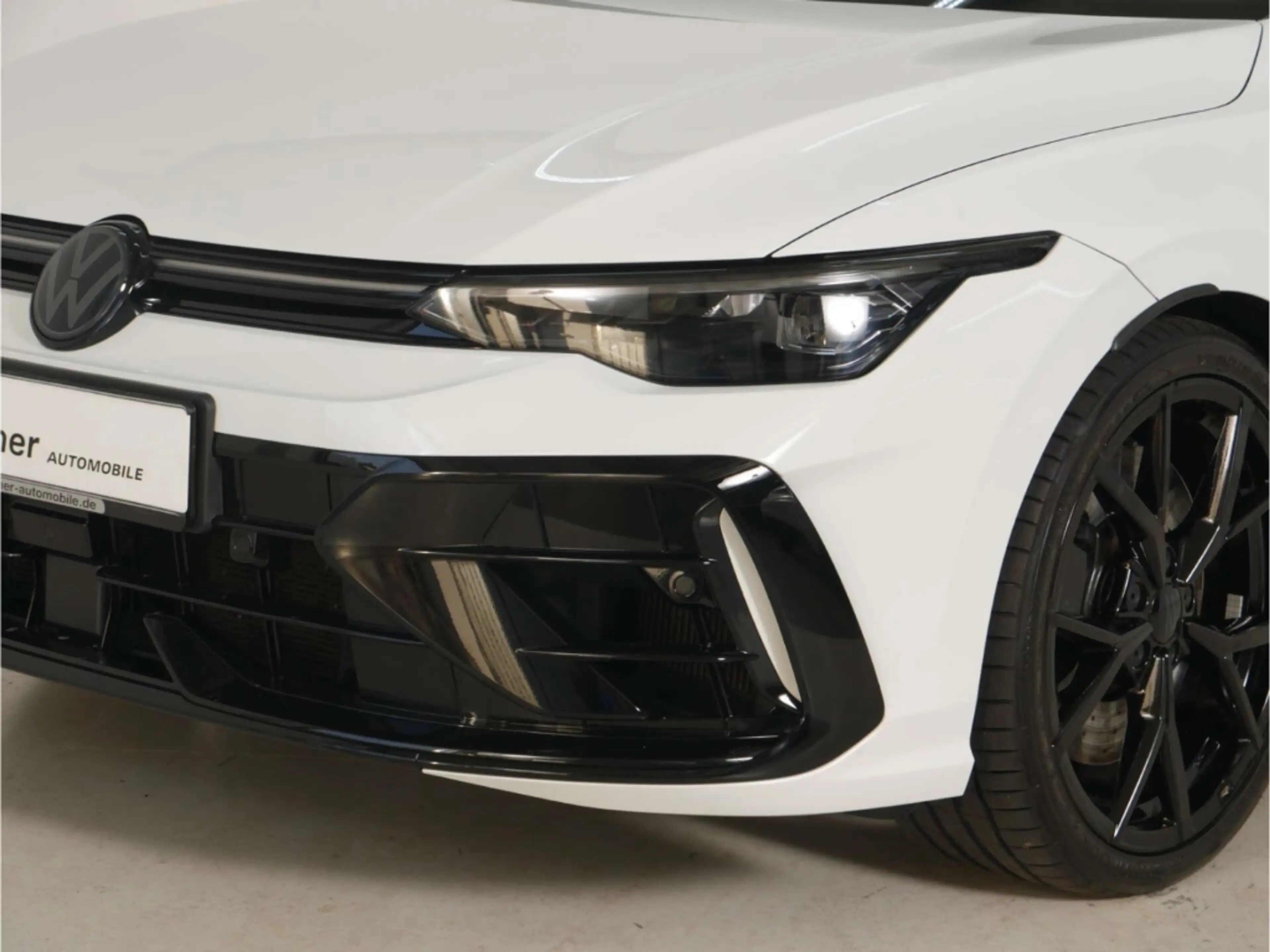 Volkswagen Golf R 2.0 TSI 4Motion Black Edition — photo 4