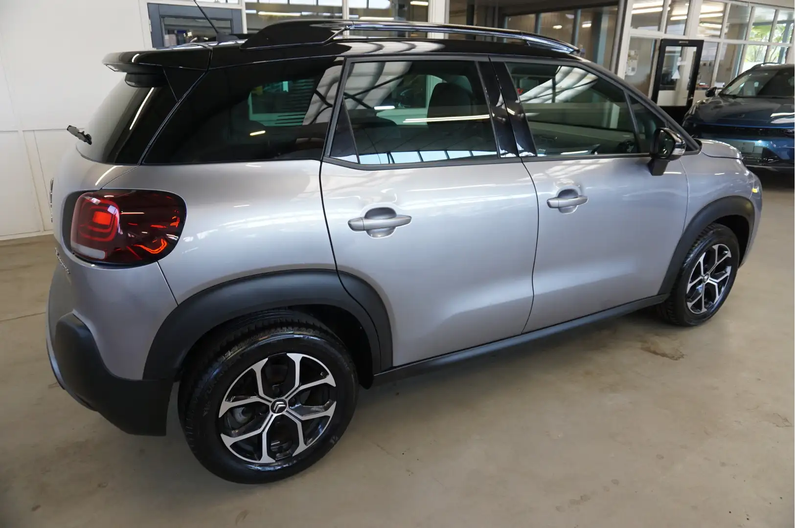 Citroen C3 Aircross Origin 1.2 PureTech Plus Automaat Leer Navi Stoelv Grijs - 2