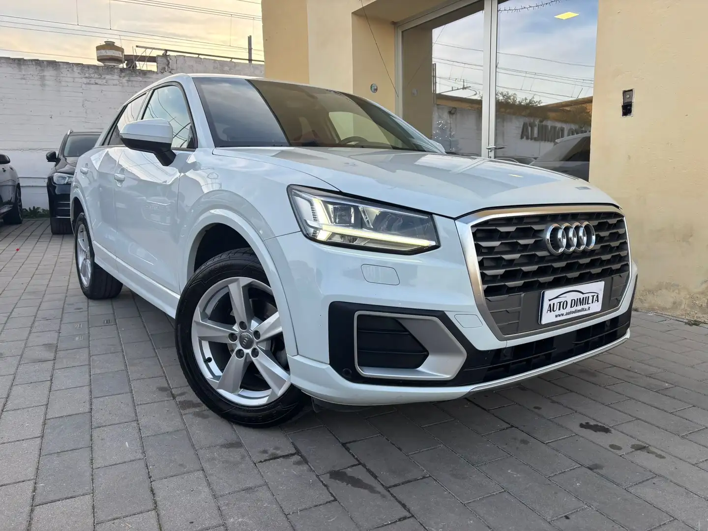 Audi Q2 Q2 2019  30 1.6 tdi NAVI Blanc - 1