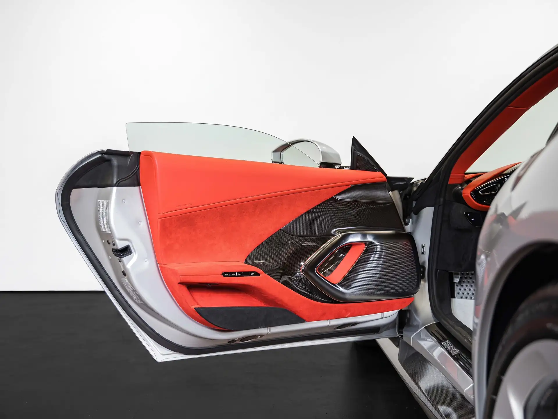 페라리 12 칠린드리 Coupe 2025 로즈골드 사진 8