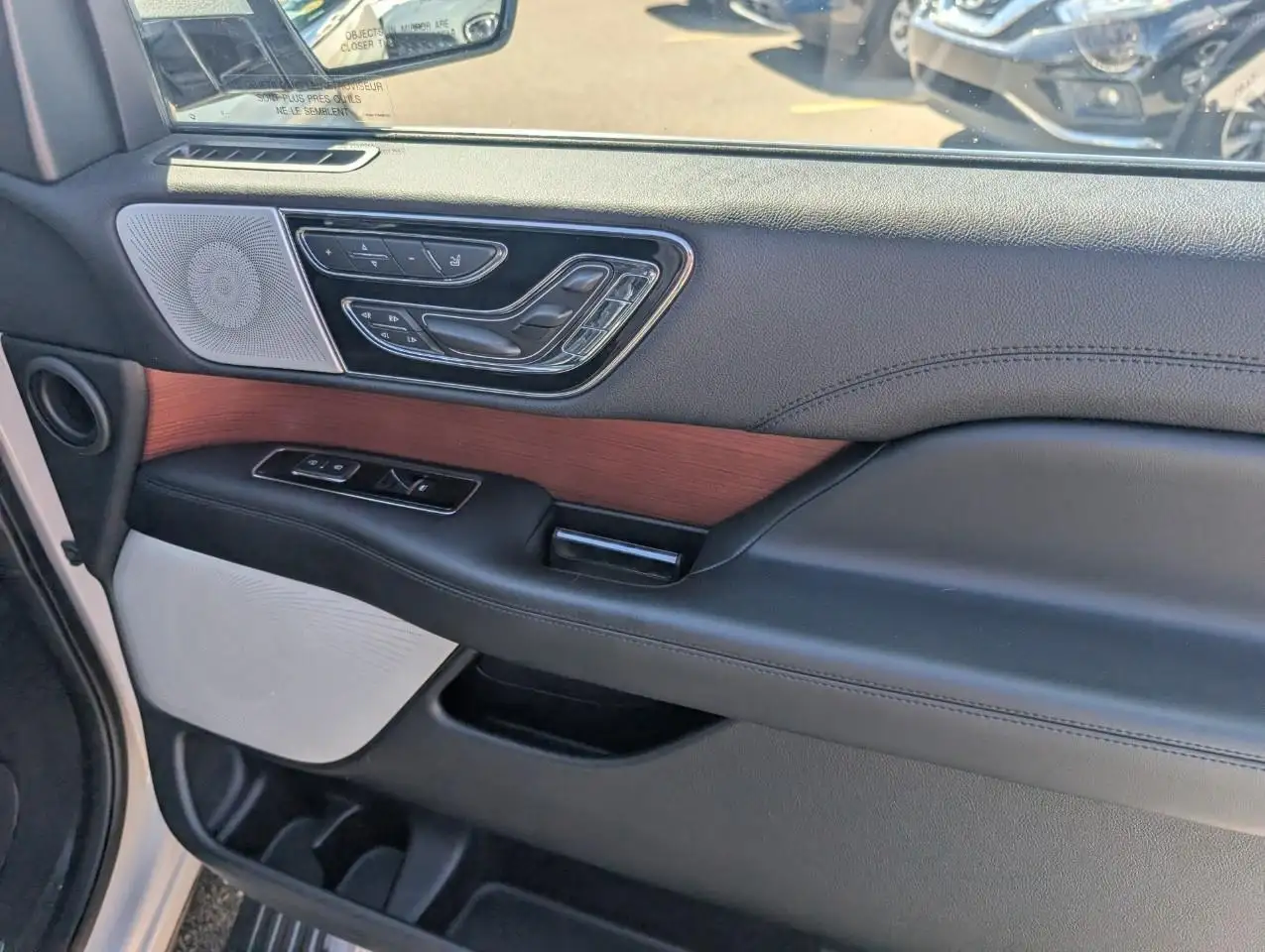 Lincoln Navigator снимка Lincoln Navigator