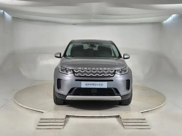 Land Rover Discovery Sport view 8