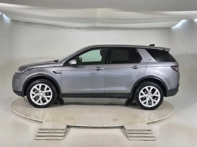 Land Rover Discovery Sport view 6