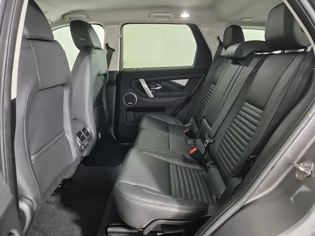 Land Rover Discovery Sport view 5