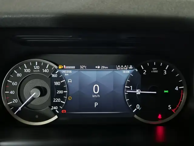 Land Rover Discovery Sport view 14