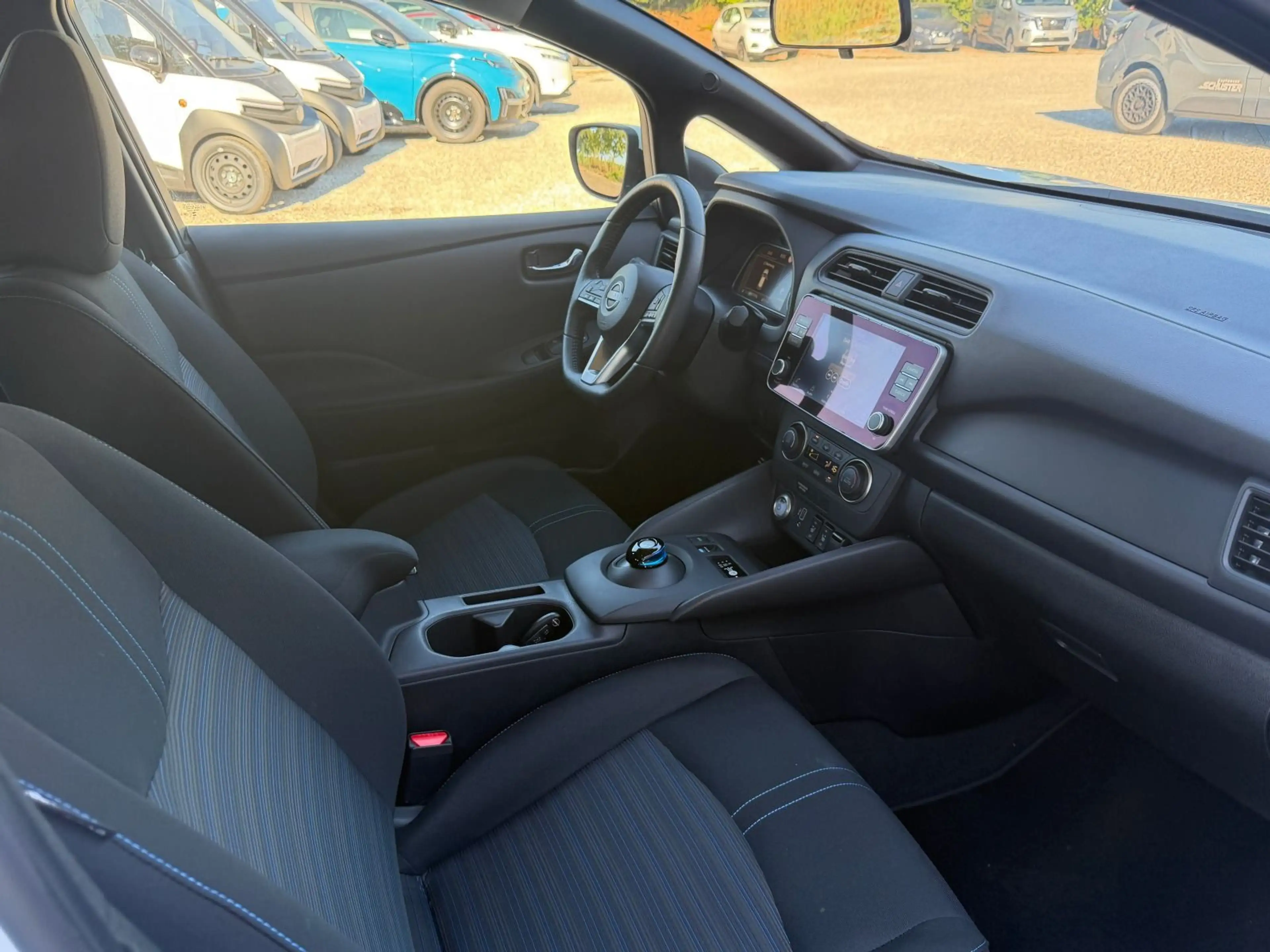 Nissan Leaf Acenta 40kWh 150PS Sitzh. vo+hi., beh.Lenkr — photo 12