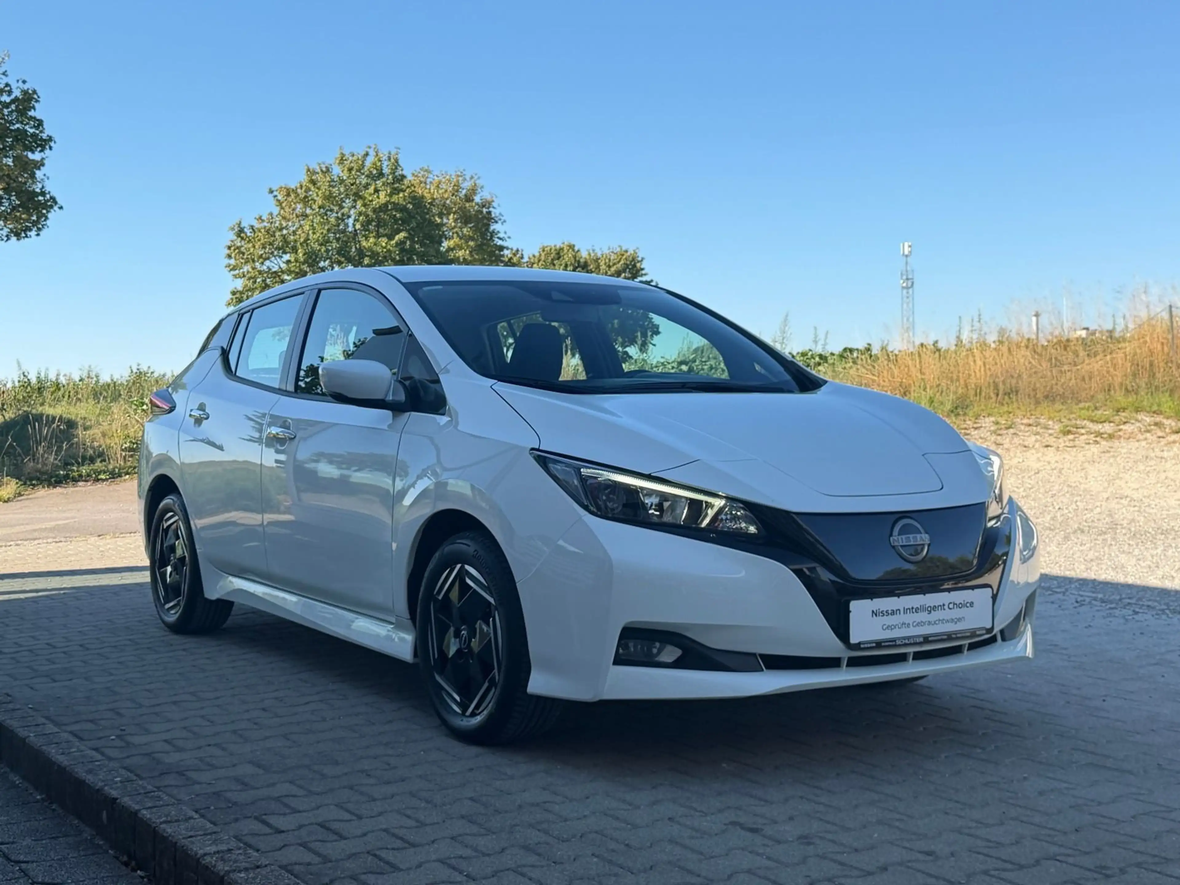 Nissan Leaf Acenta 40kWh 150PS Sitzh. vo+hi., beh.Lenkr — photo 6