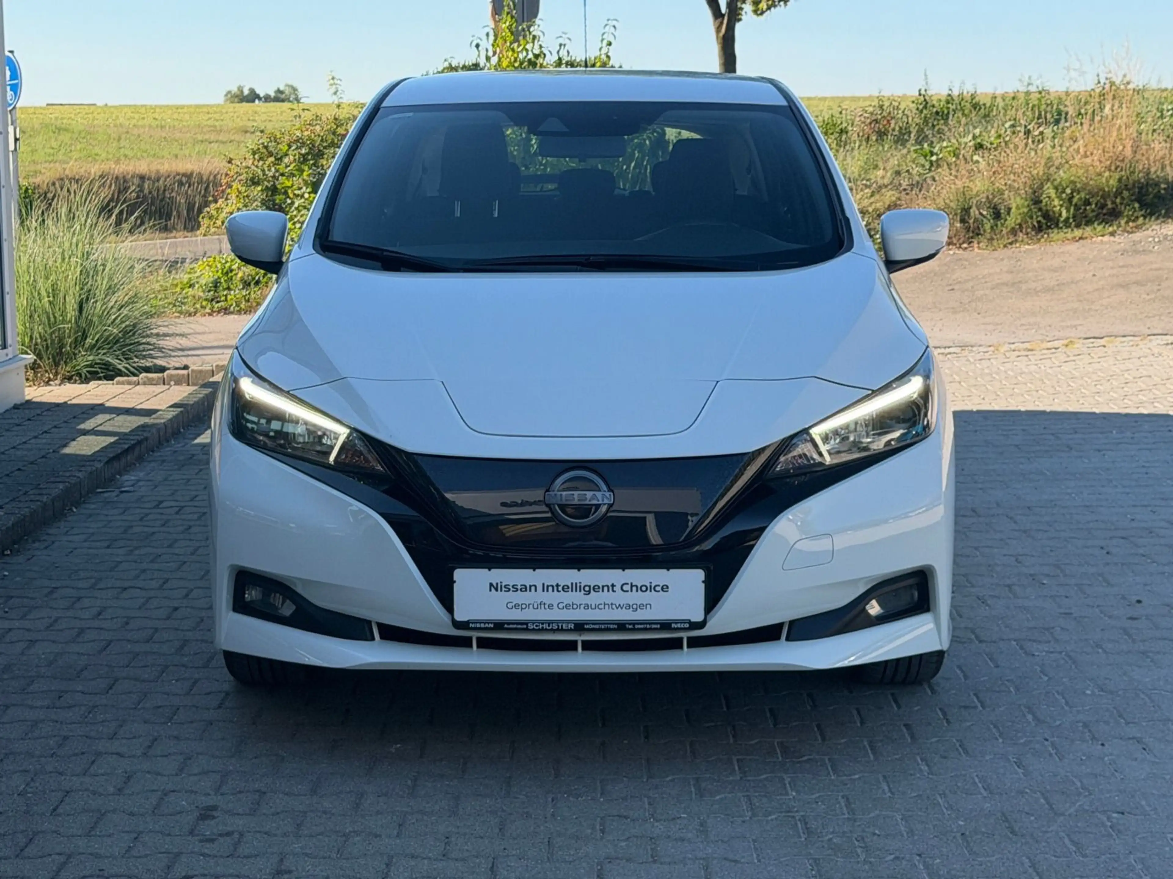 Nissan Leaf Acenta 40kWh 150PS Sitzh. vo+hi., beh.Lenkr — photo 2