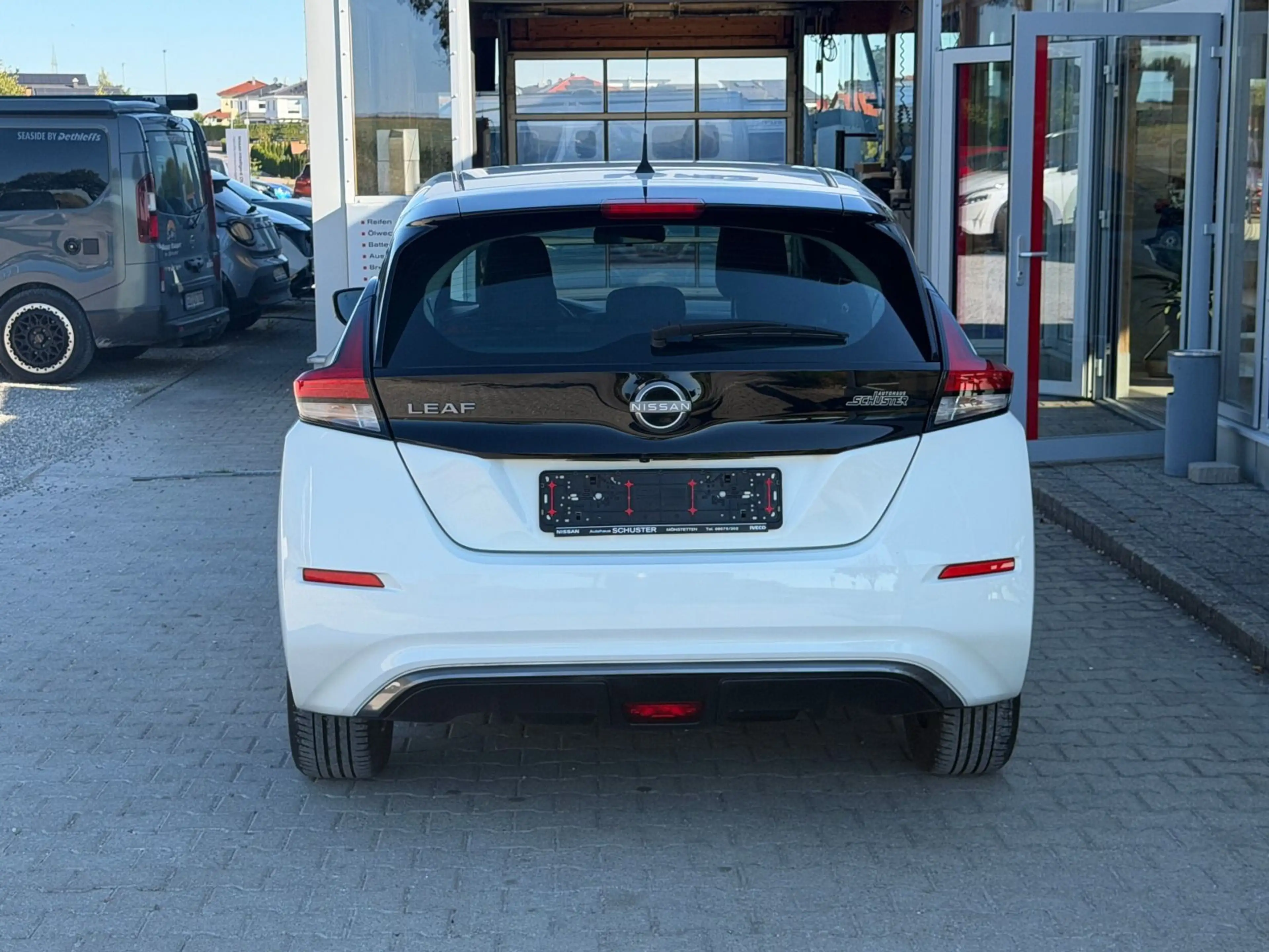 Nissan Leaf Acenta 40kWh 150PS Sitzh. vo+hi., beh.Lenkr — photo 4