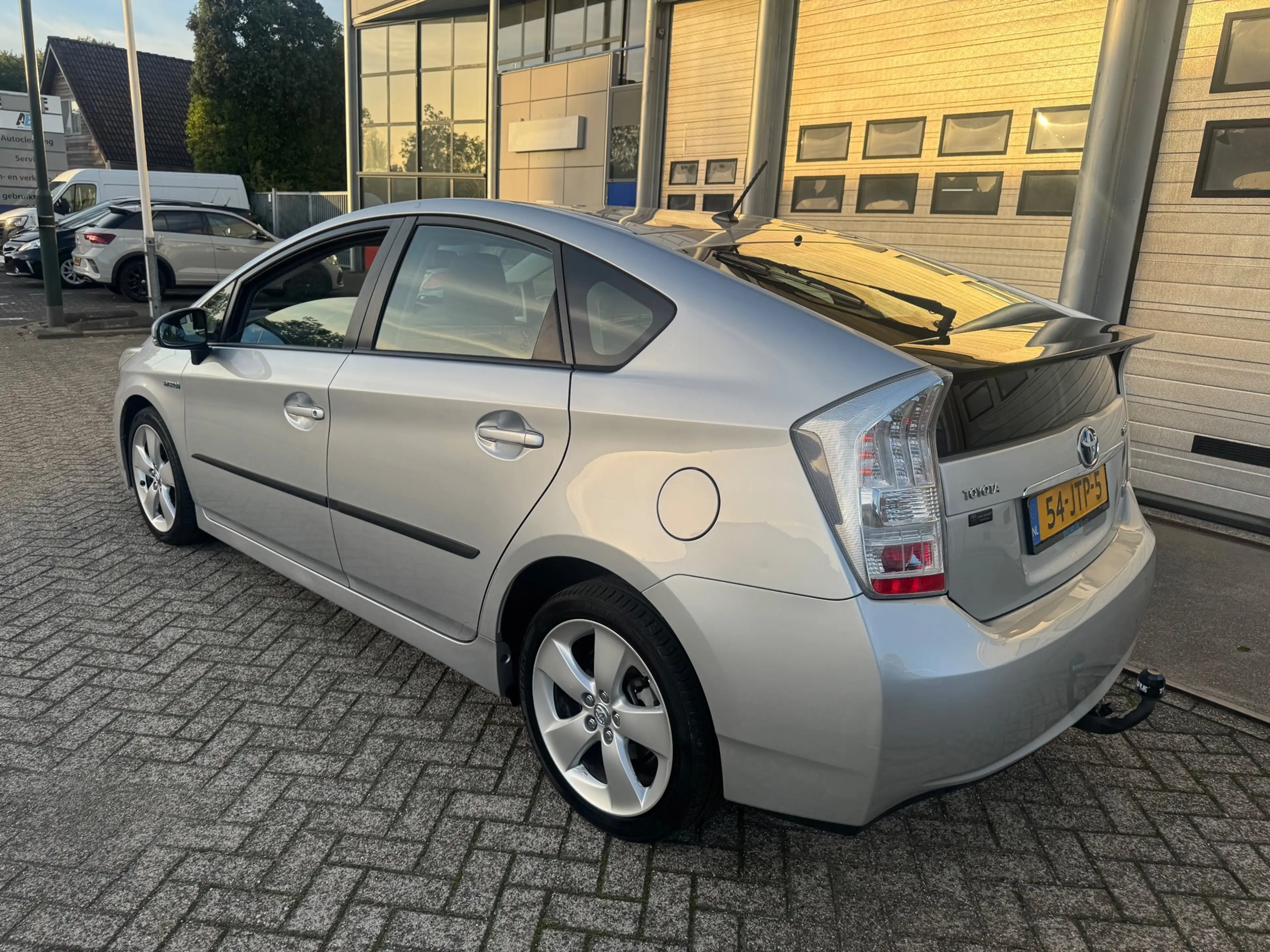Toyota Prius 1.8 Dynamic Navigatie,Cruise control, Camera — photo 3