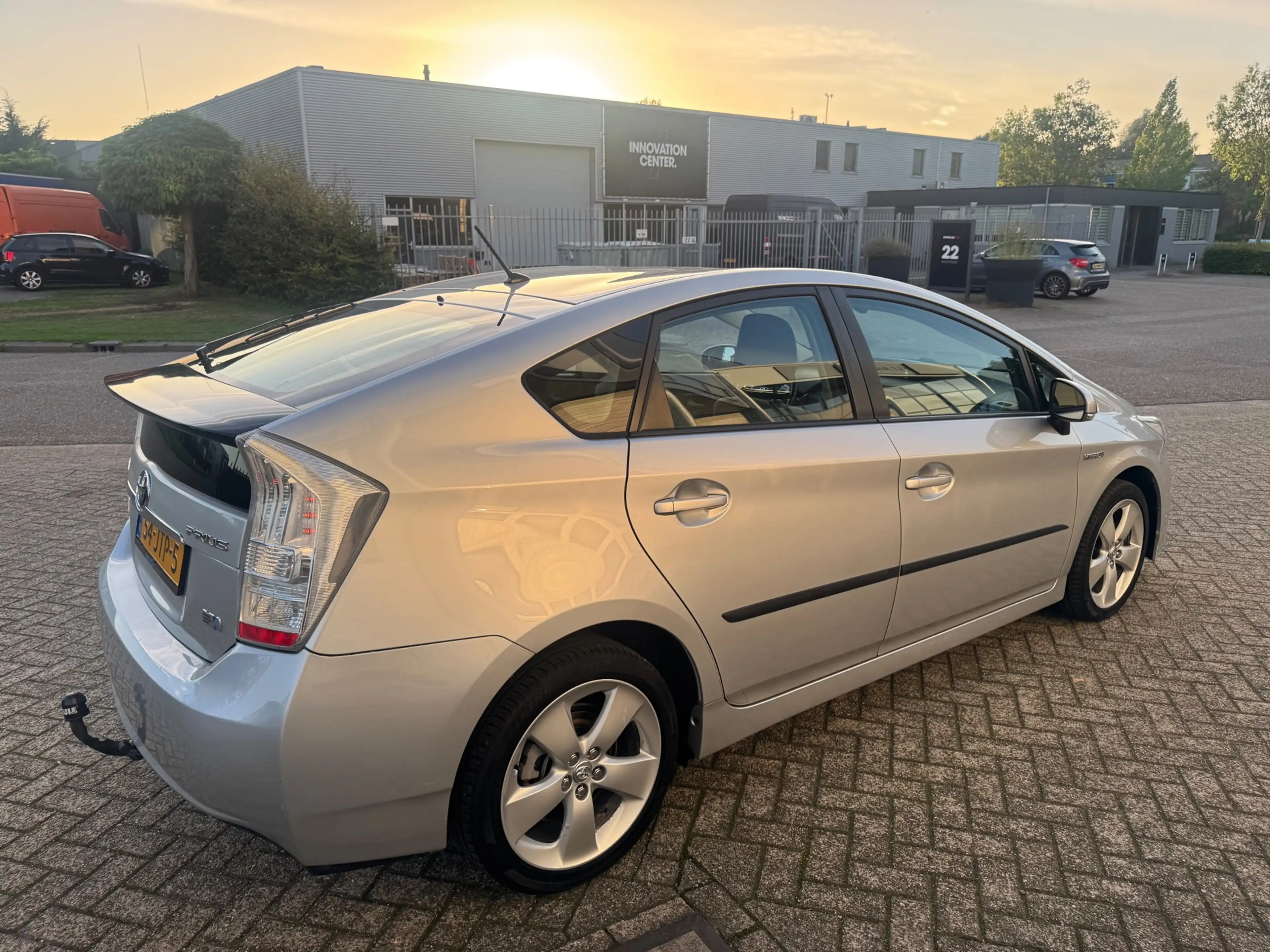 Toyota Prius 1.8 Dynamic Navigatie,Cruise control, Camera — photo 13