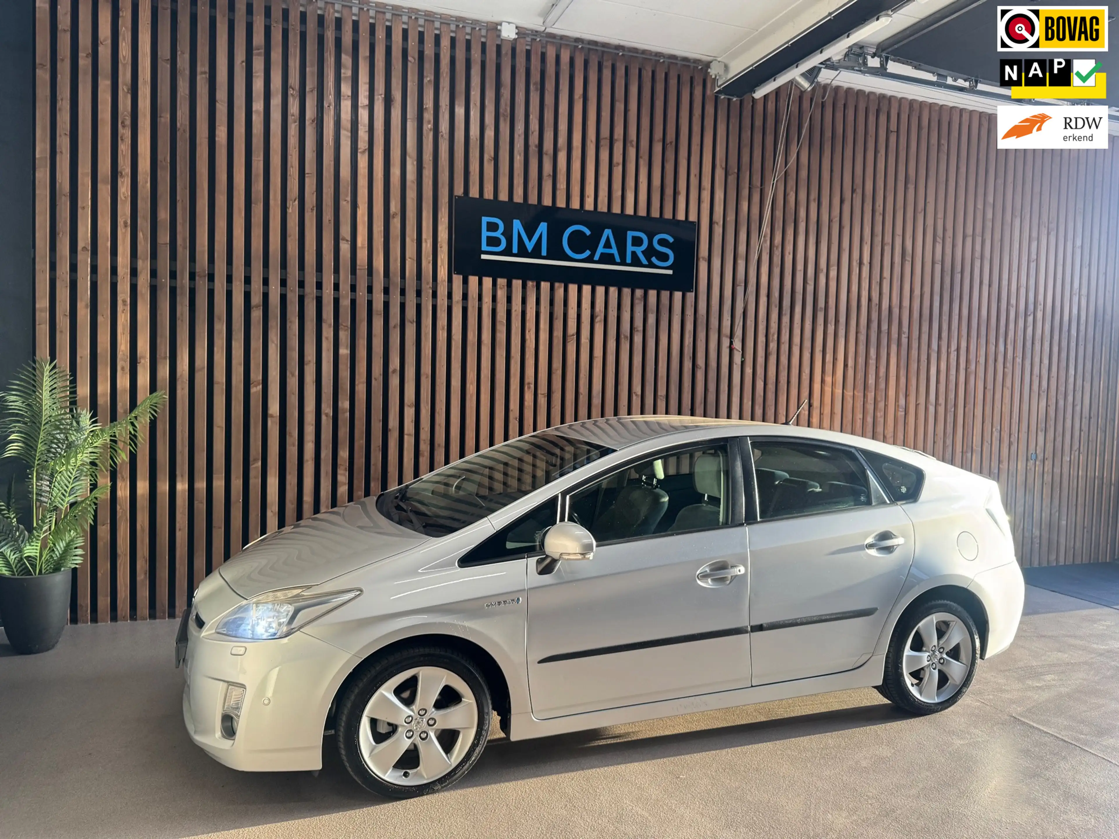 Toyota Prius 1.8 Dynamic Navigatie,Cruise control, Camera