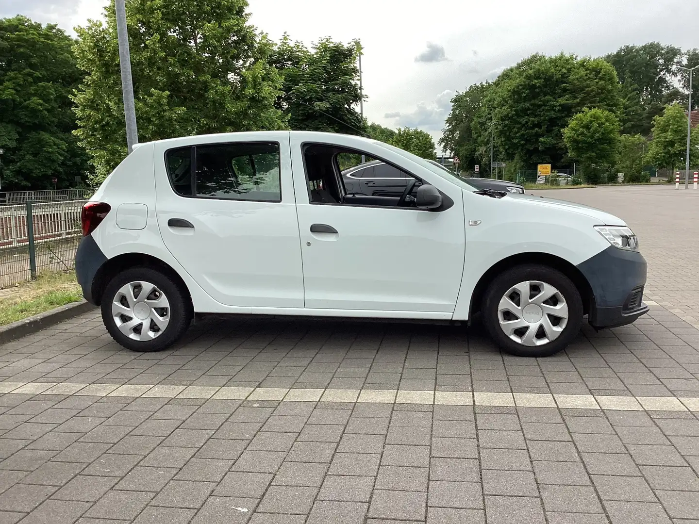 Dacia Sandero SCe 75 Acces - 2