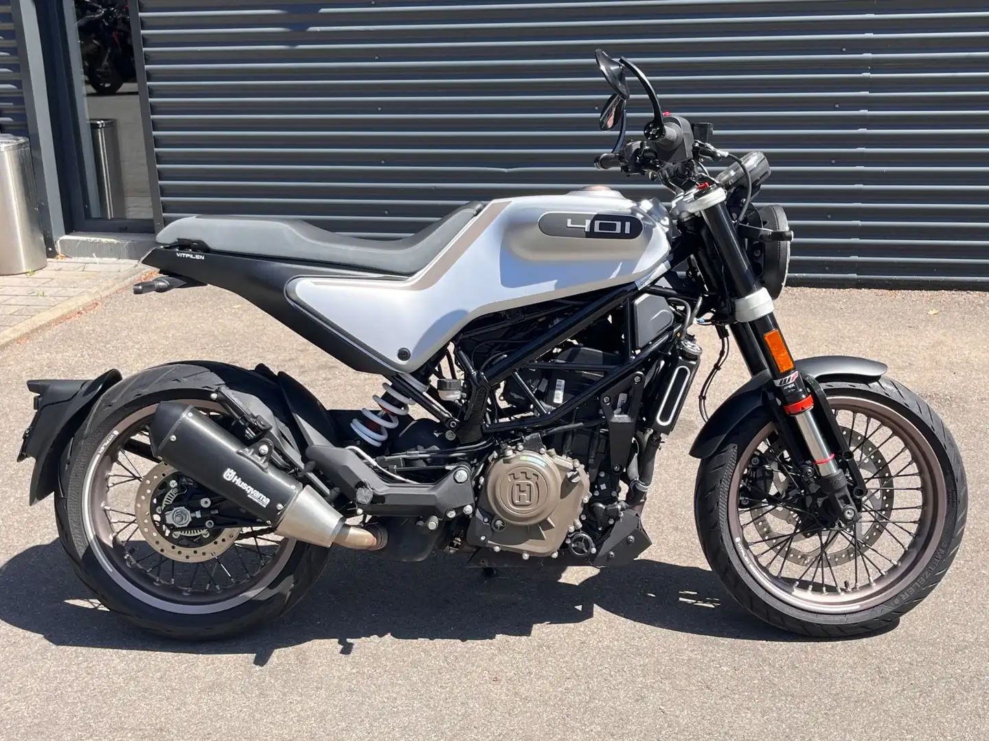 Husqvarna Vitpilen 401 * WIE NEU * Lenkerumbau * TOP ! Argent - 1
