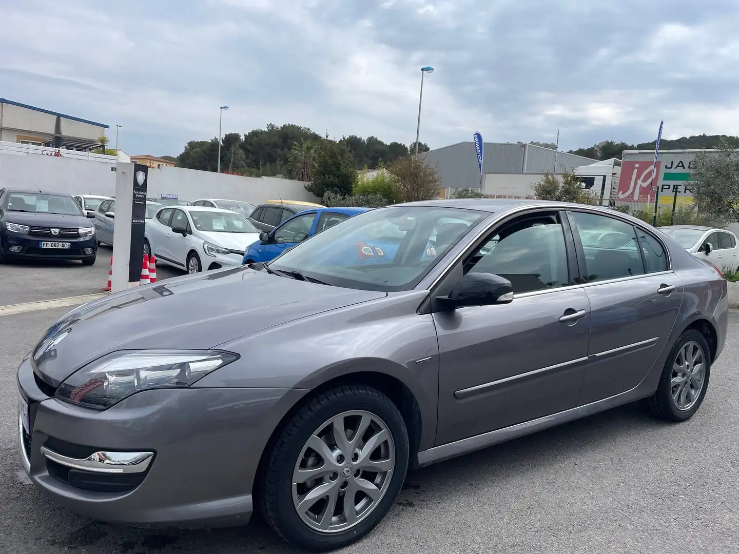 Renault Laguna III 1.5 dCi 110 Limited eco² Gris - 2