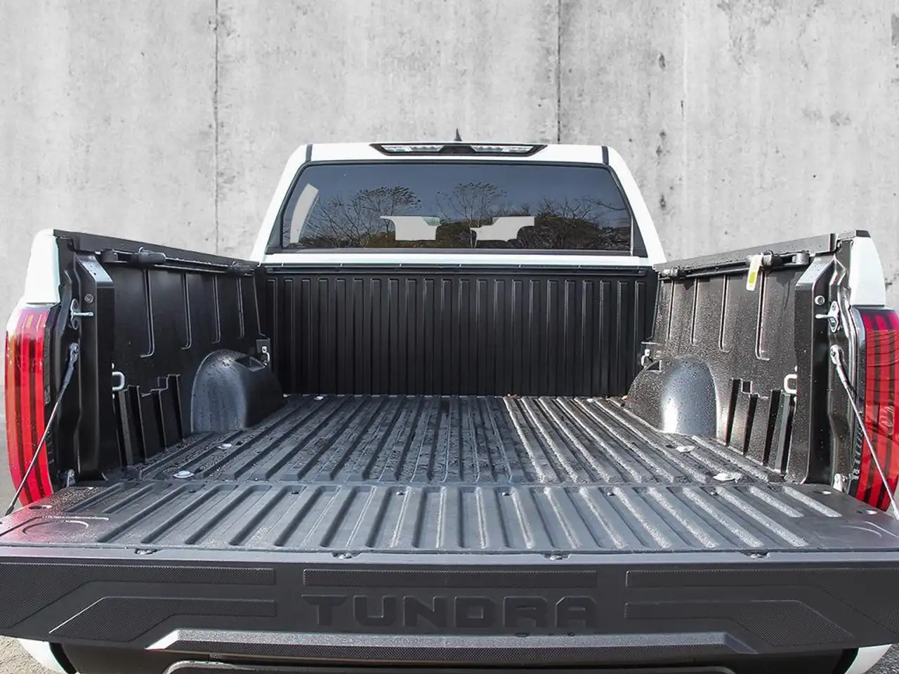 Toyota Tundra снимка Toyota Tundra