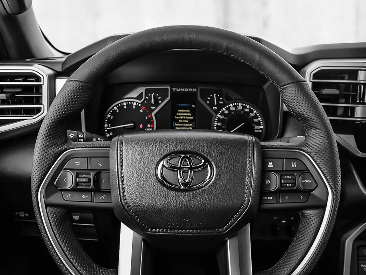 Toyota Tundra снимка Toyota Tundra