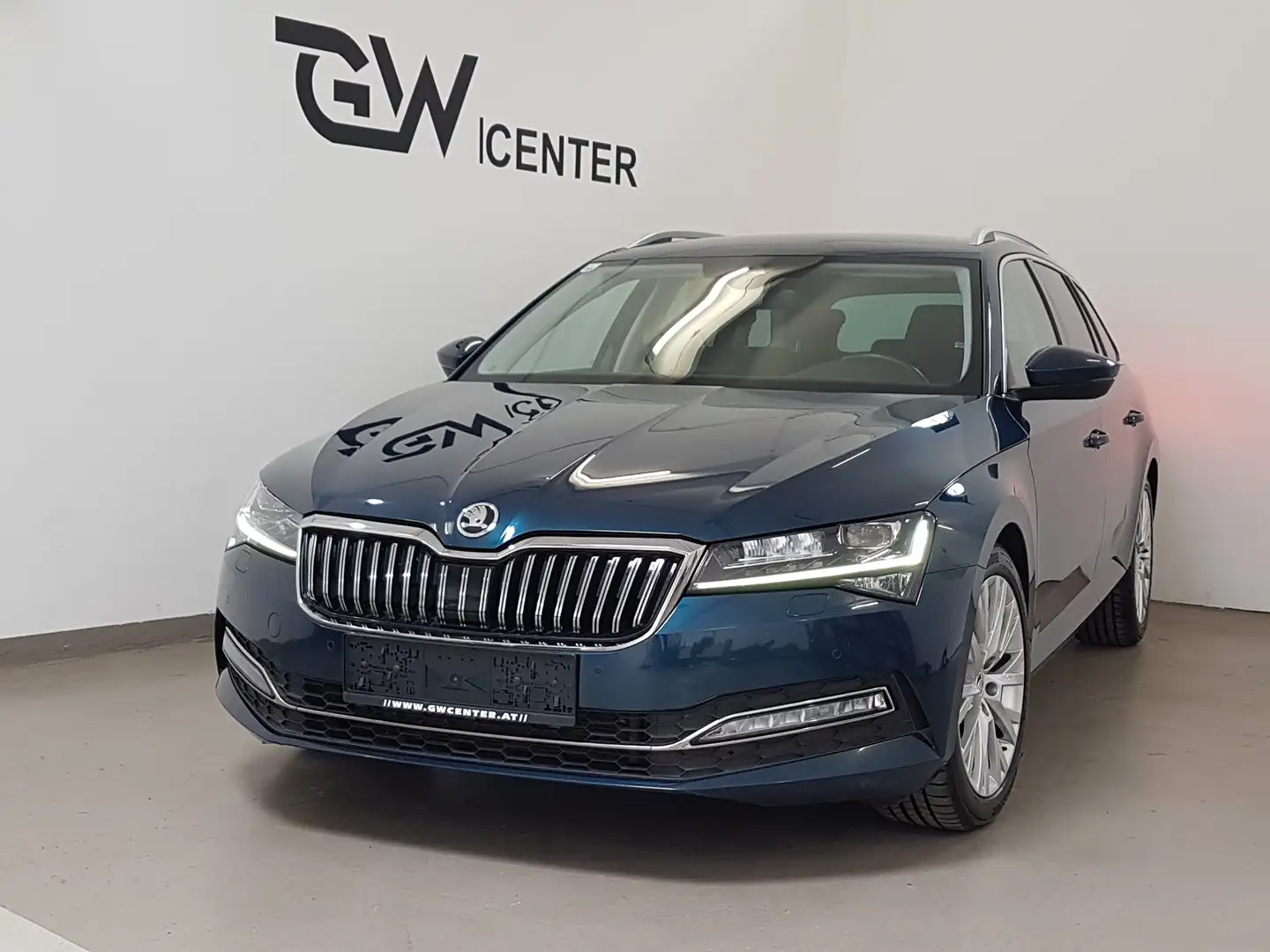 Skoda Superb Combi 2,0 TDI DSG Style Facelift Virtual Matrix Blau - 1