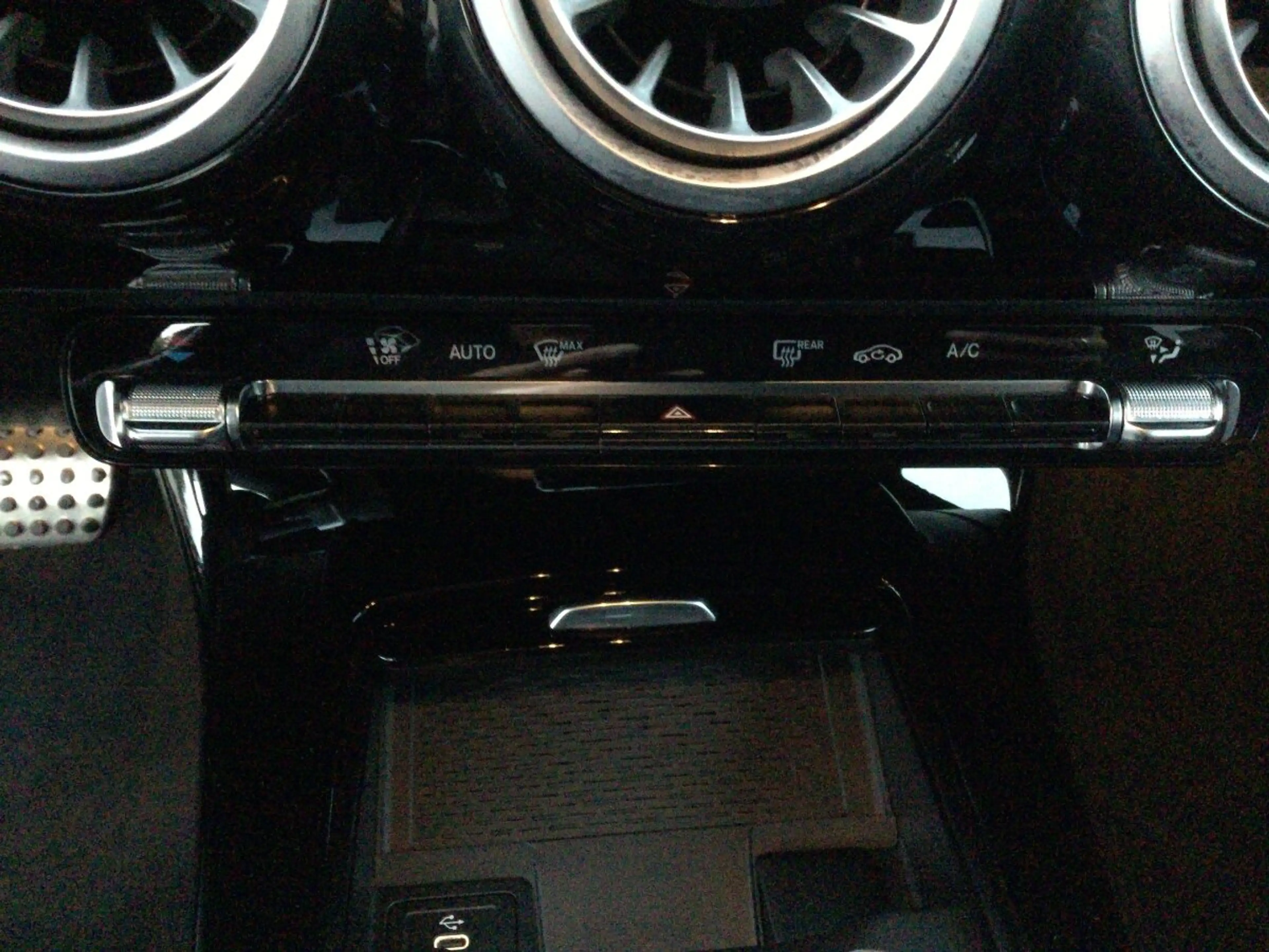 Mercedes-Benz CLA 200 CLA 200 Shooting Brake AMG Line/Navi/Keyless-Go — photo 15