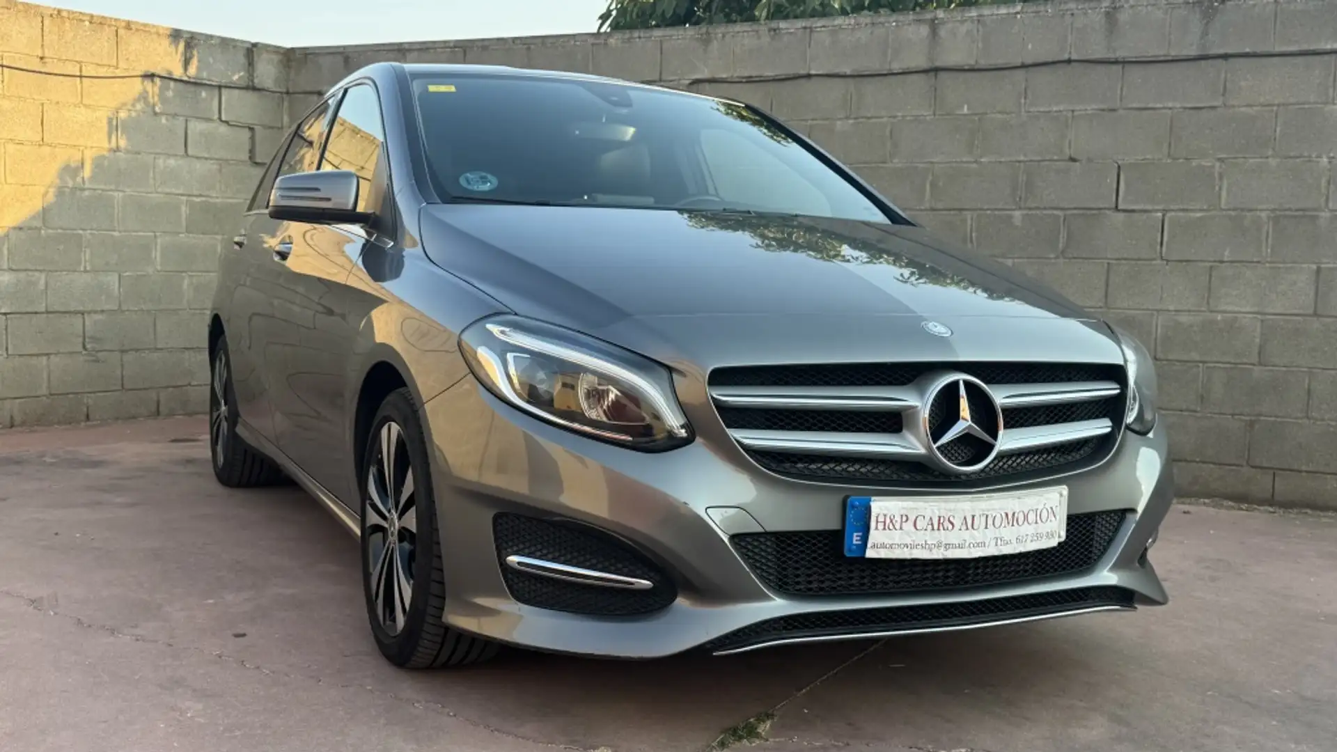 Mercedes-Benz B 200 200d Marrón - 1