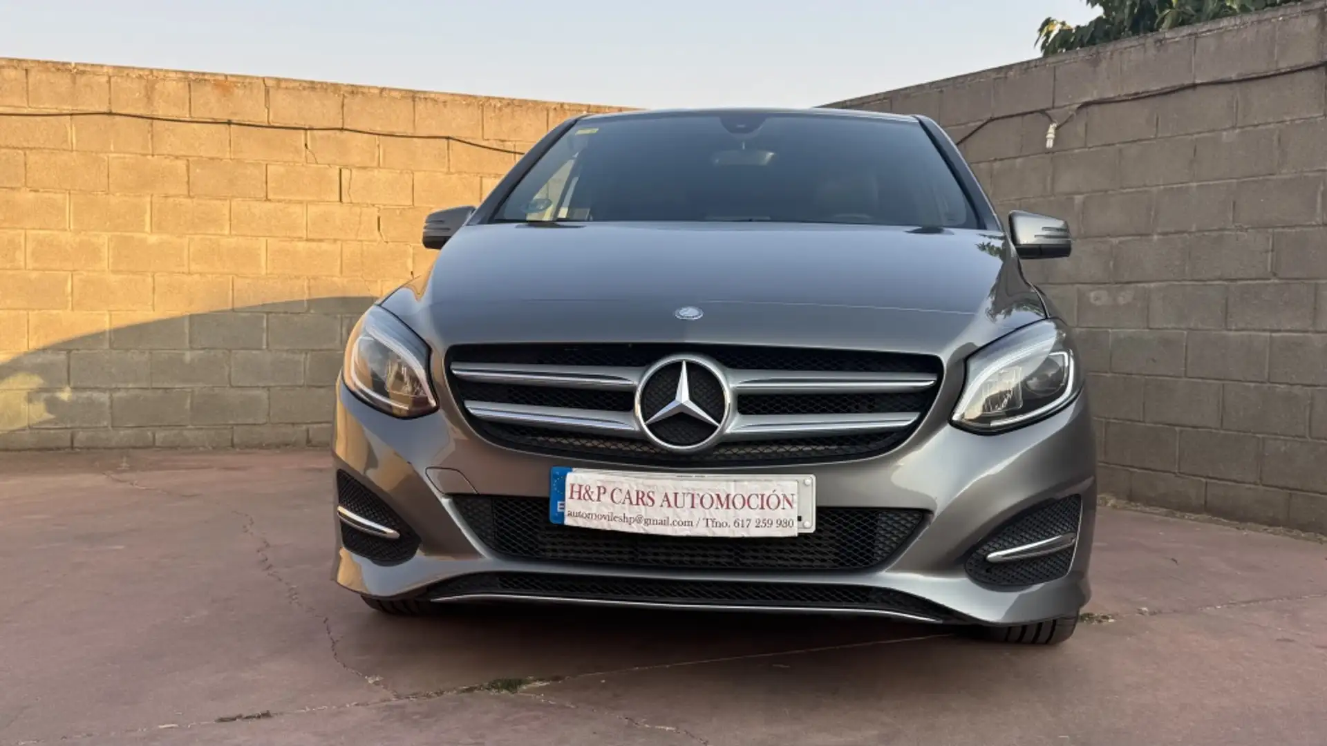 Mercedes-Benz B 200 200d Marrón - 2