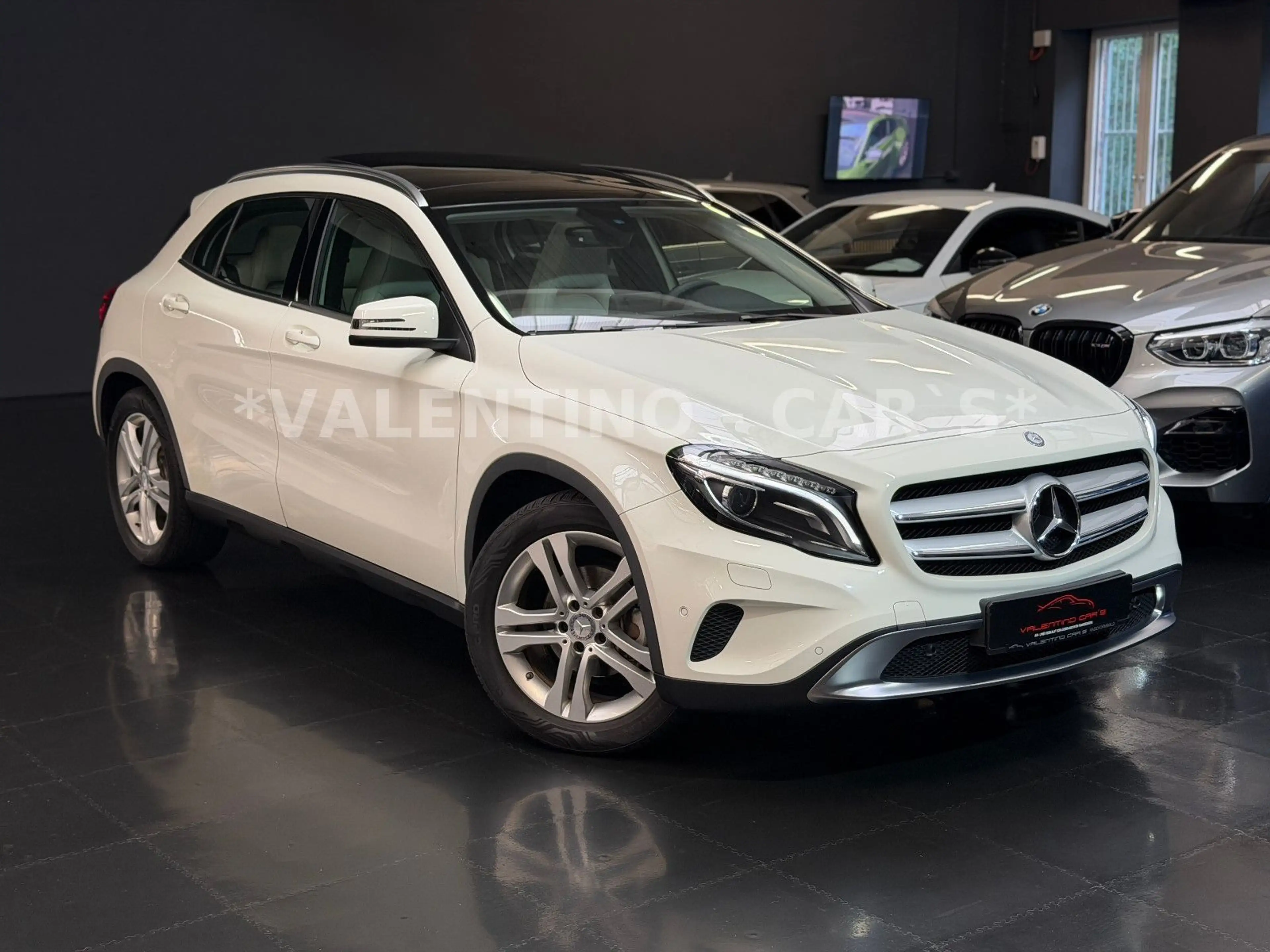 Mercedes-Benz GLA 200 Urban/Pano/BiXen/Tot/Navi/Parkass/Assis+