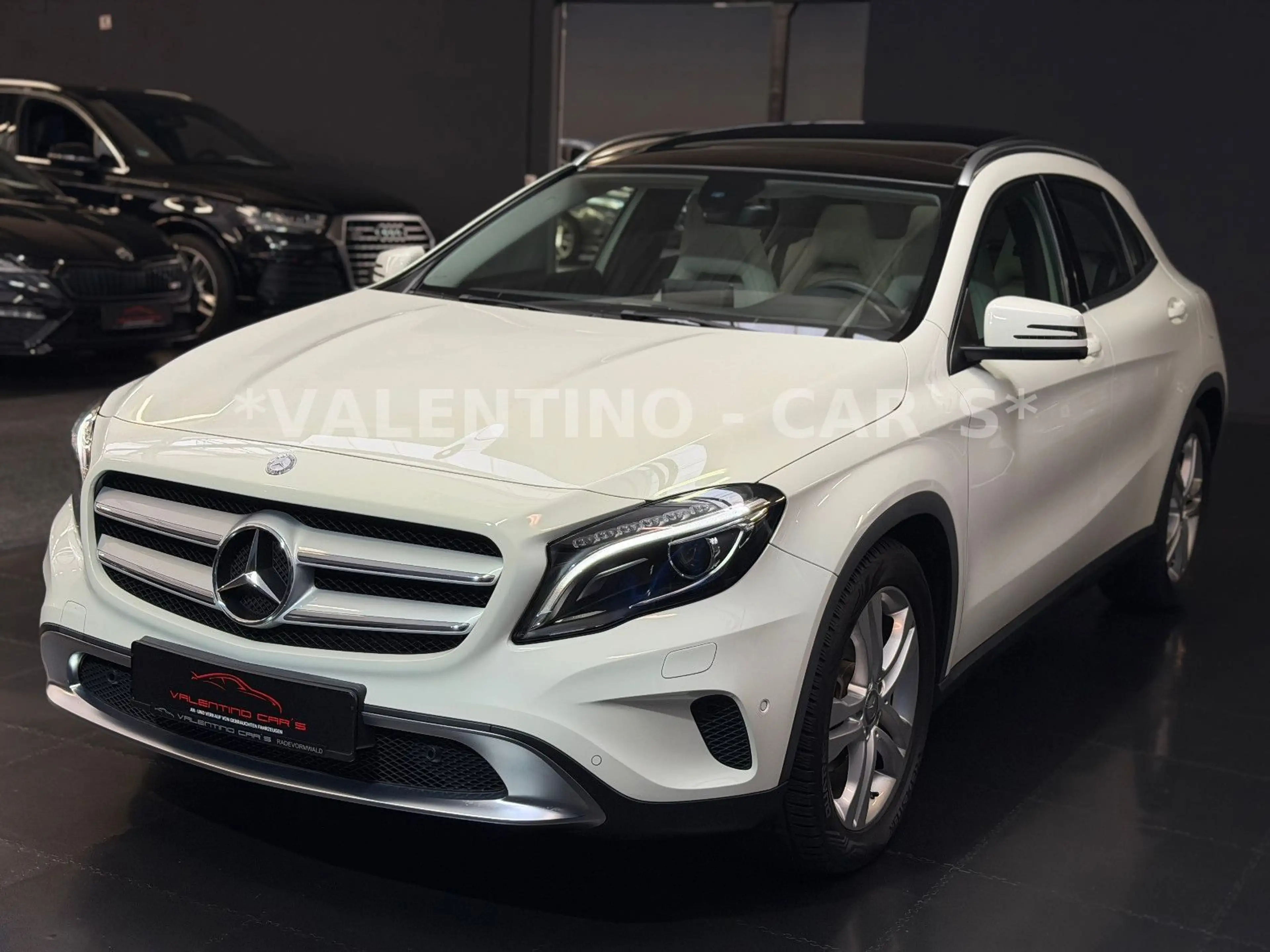 Mercedes-Benz GLA 200 Urban/Pano/BiXen/Tot/Navi/Parkass/Assis+ — photo 2