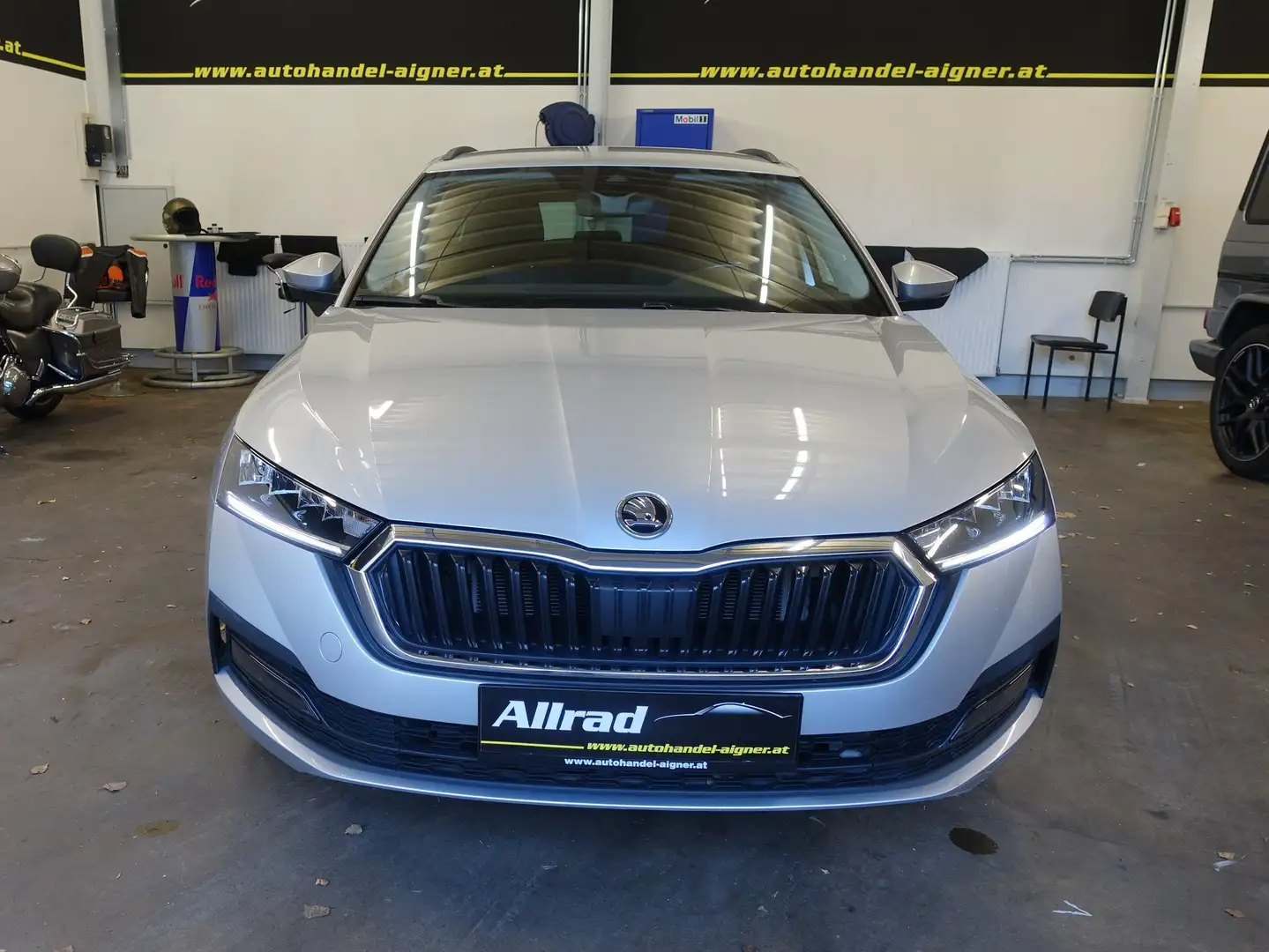 Skoda Octavia Combi 2,0 TDI 4x4 Ambition DSG Gris - 2