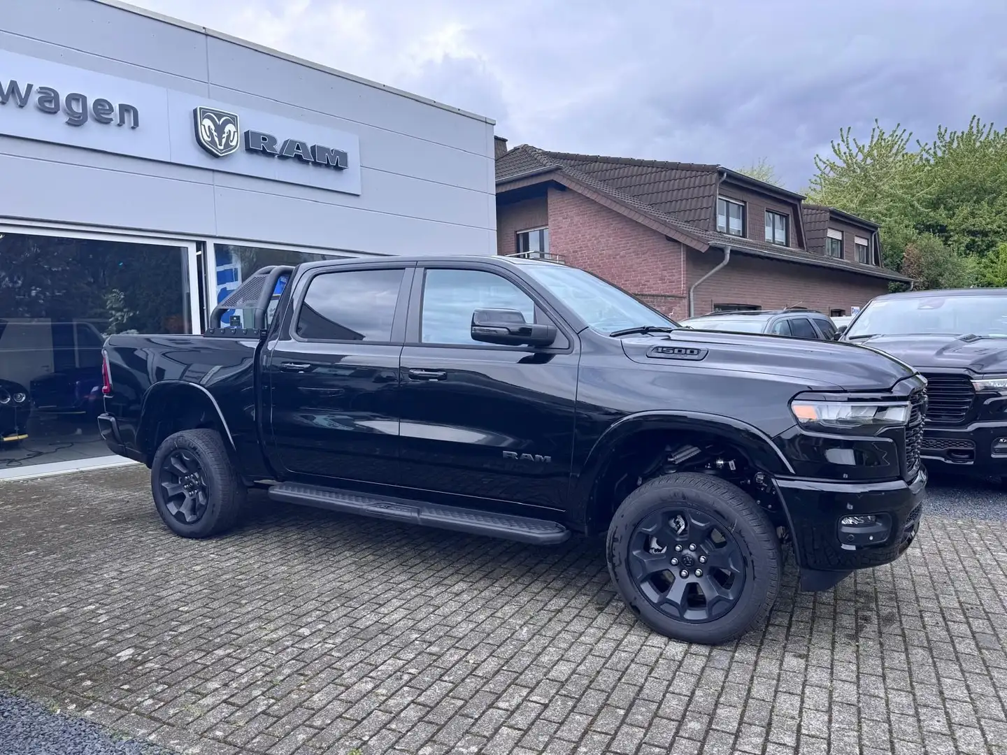 Dodge RAM 1500* Bodylift*NAP Umbau*Mod. 2025*LPG* Schwarz - 2