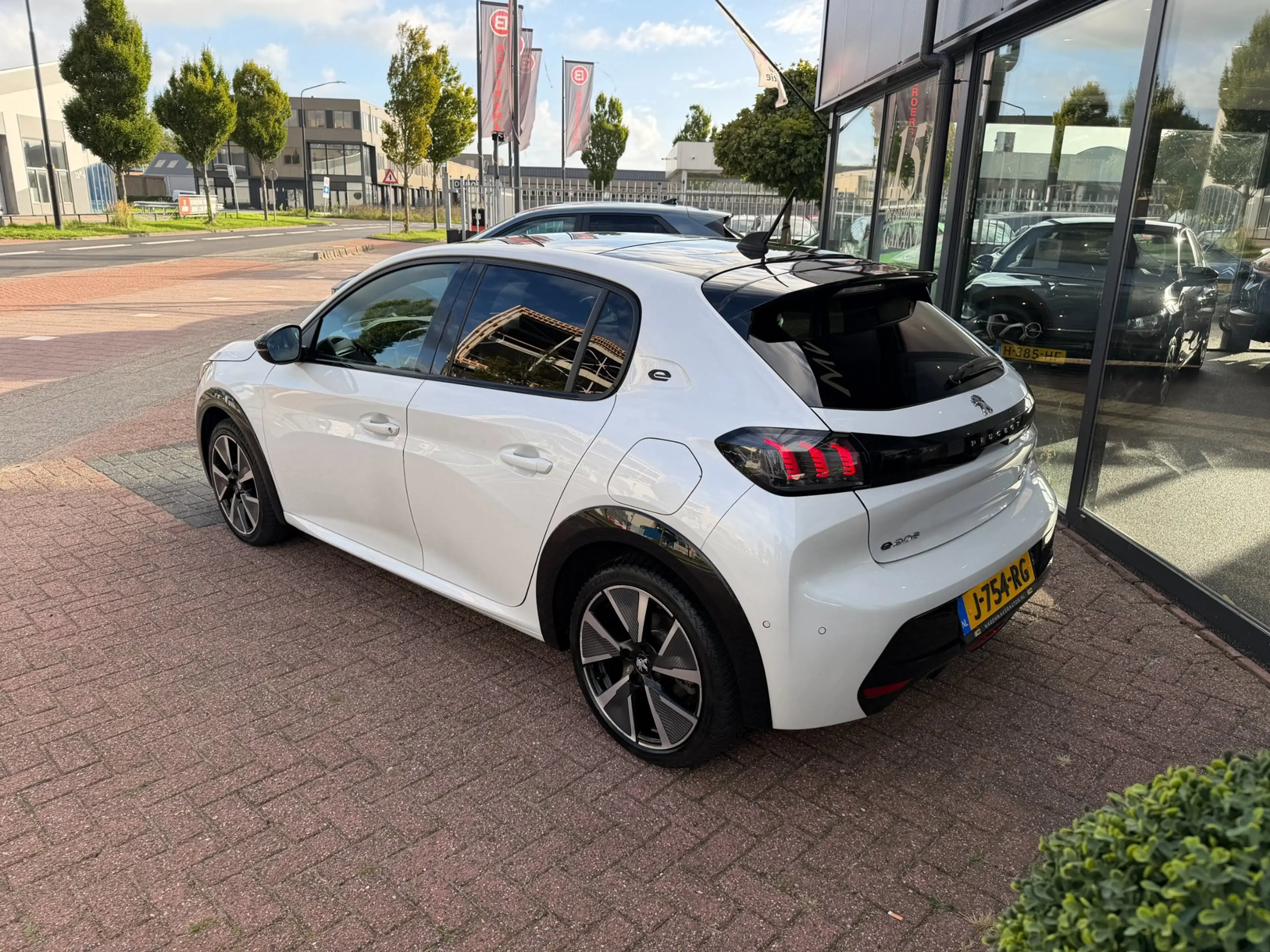 Peugeot e-208 EV GT 350 50 kWh Clima|Cruise|NAVI|CAM|PANORAMA — photo 7