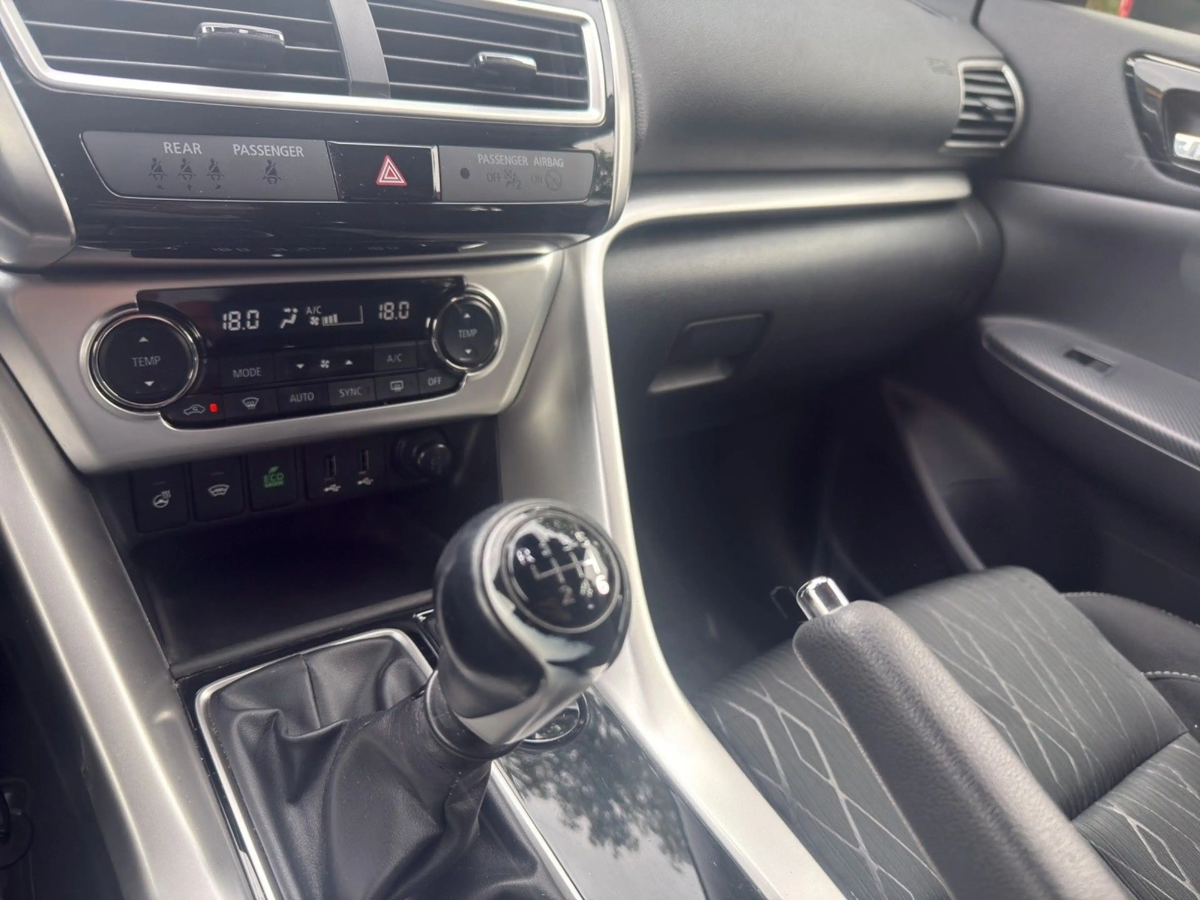 Mitsubishi Eclipse ECLIPSE°CROSS°INTRO°EDITION°360°HEAD-UP°NAV°LED° — photo 14