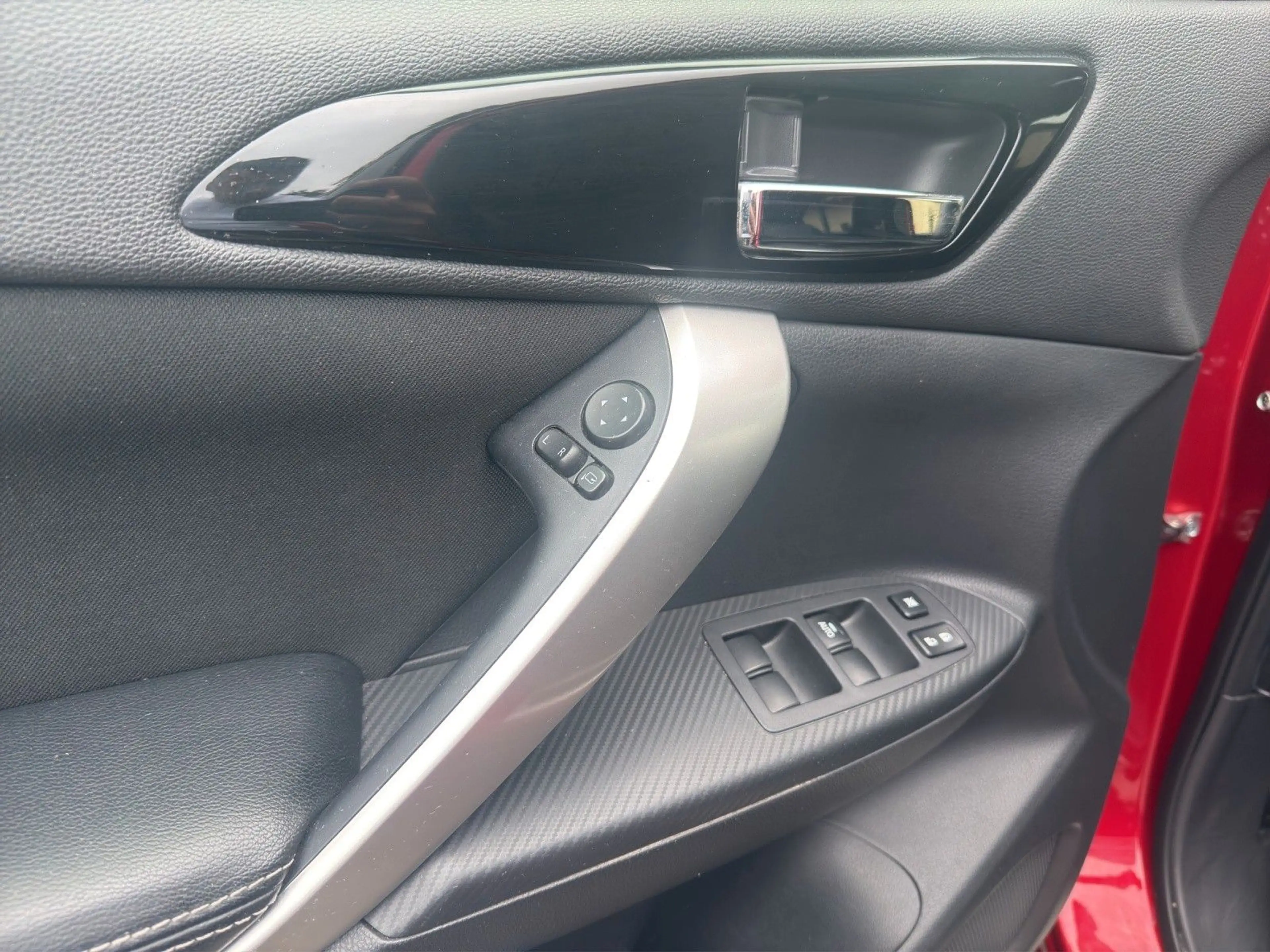 Mitsubishi Eclipse ECLIPSE°CROSS°INTRO°EDITION°360°HEAD-UP°NAV°LED° — photo 15