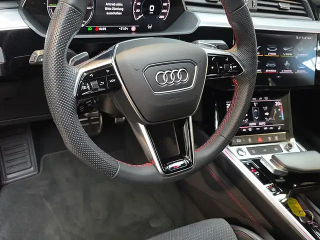 Audi Q8 E-Tron view 9