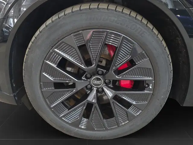 Audi Q8 E-Tron view 7